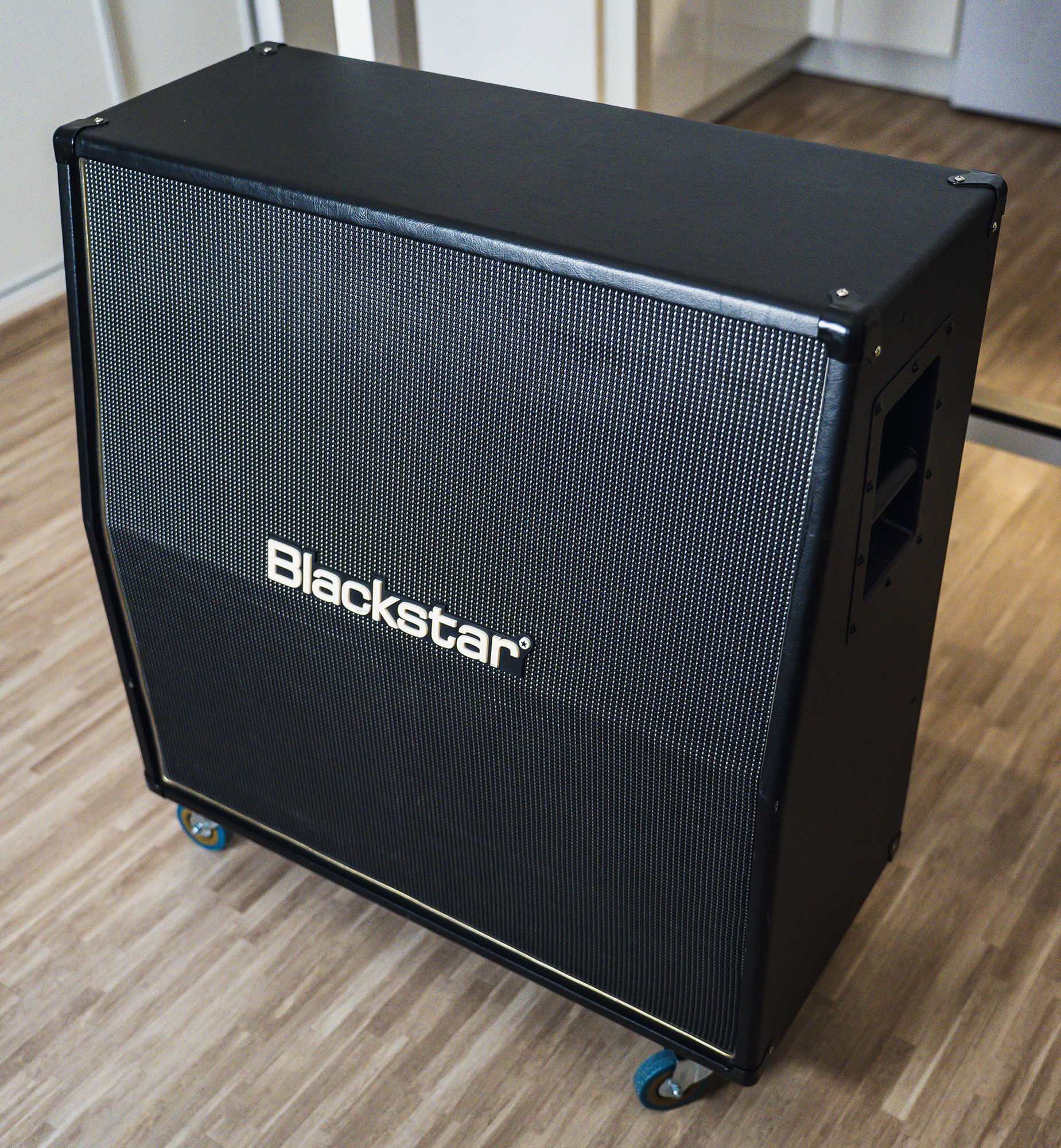Vends Baffle guitare 4x12 Blackstar HTV-412A