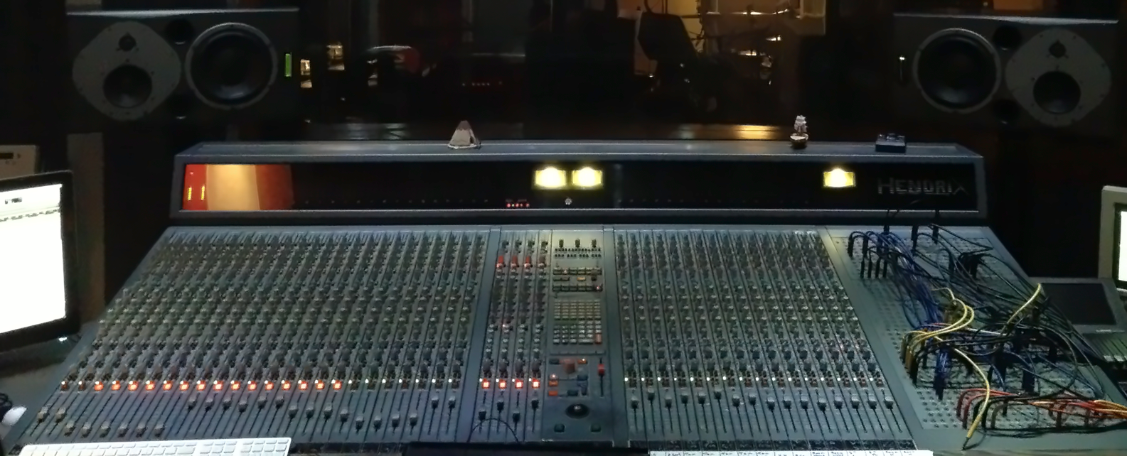 Console AMEK Hendrix 40/24