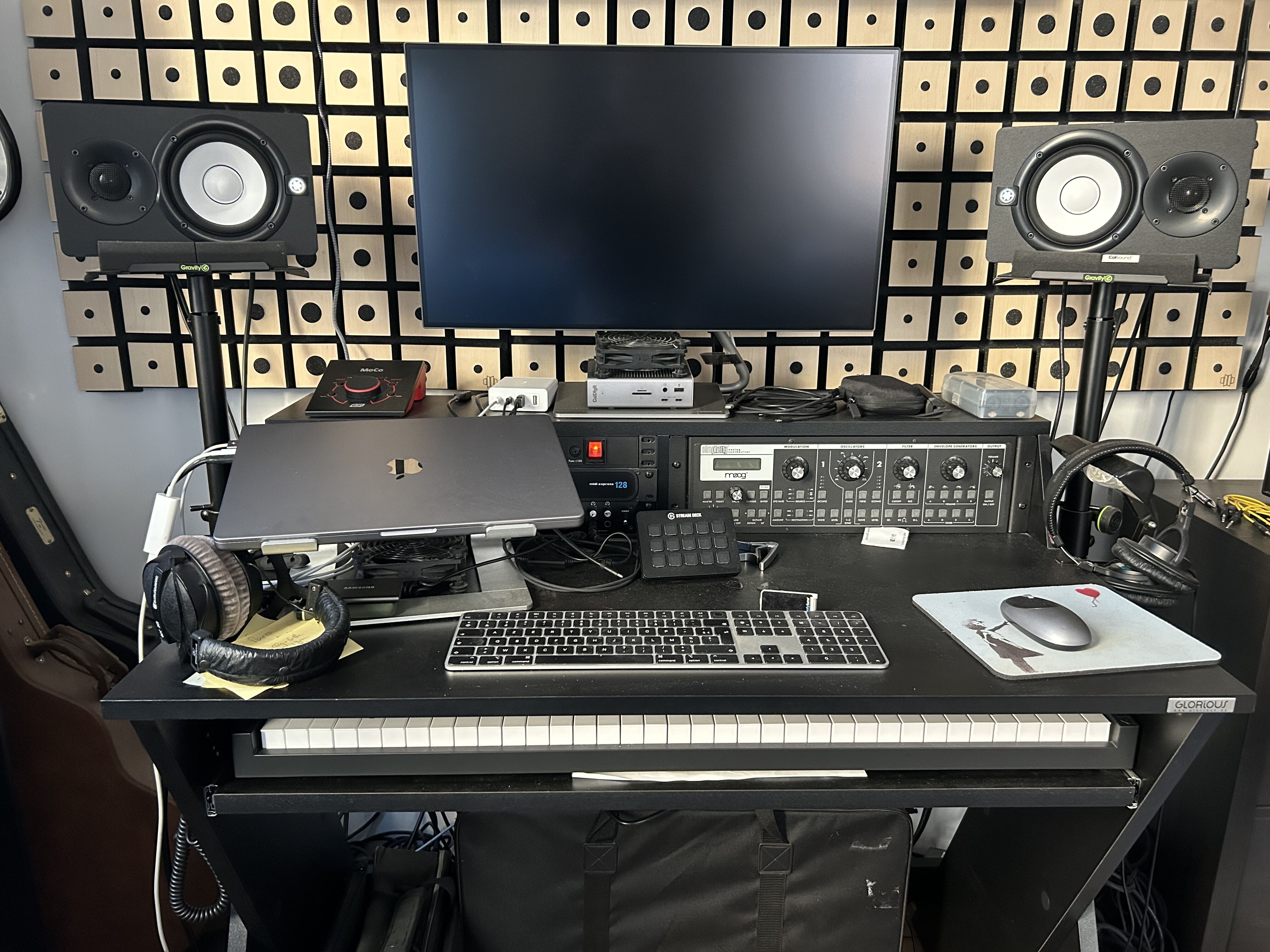 Vends paire d'enceintes monitoring Yamaha HS5