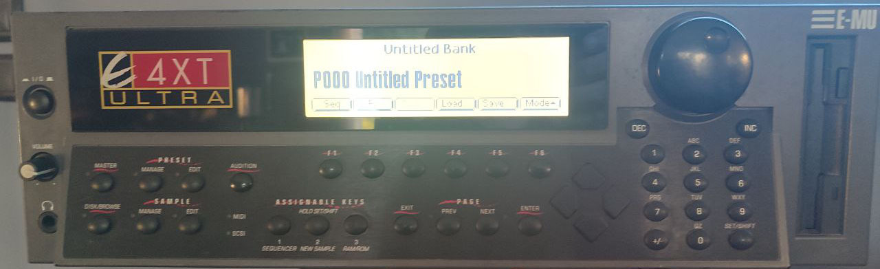 Vends E-MU E4XT Ultra - OS 4.7 - 64Mo RAM + Disque 3.Go d'origine + bonus -  1200 € à débattre