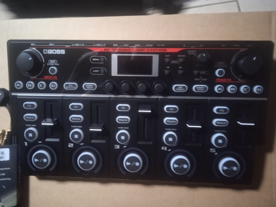 Vend looper mkII acheter en aout chez thomann et jamais sortit du carton cause financière