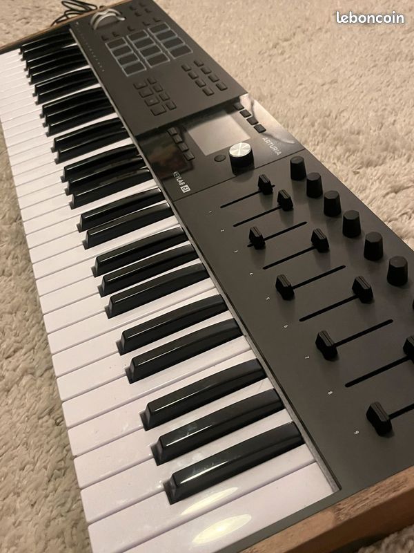 Keylab 61 mk3 quasi neuf, qq défauts