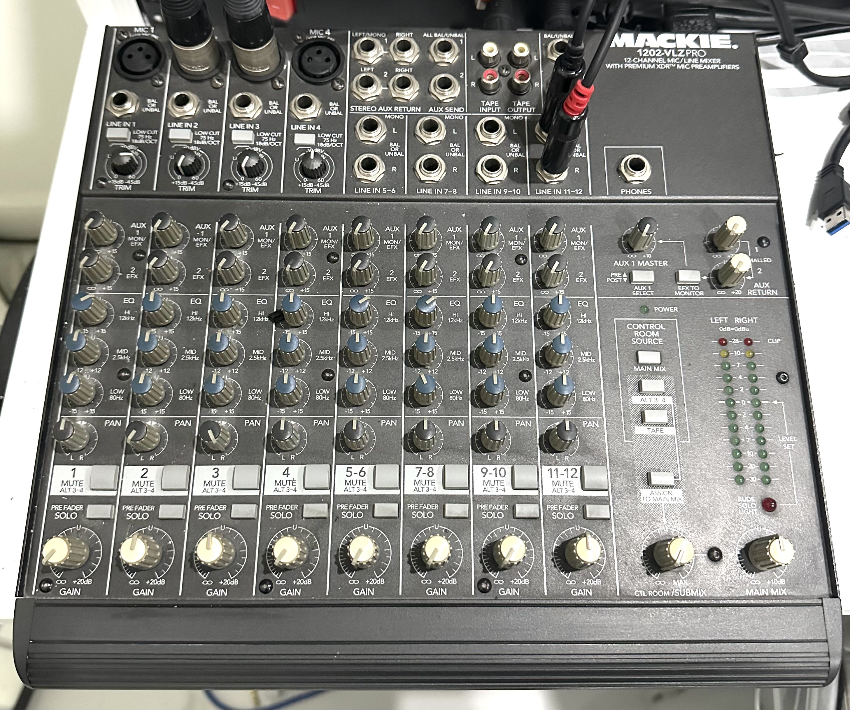 Table de mixage Mackie 1202-VLZ Pro – 12 canaux