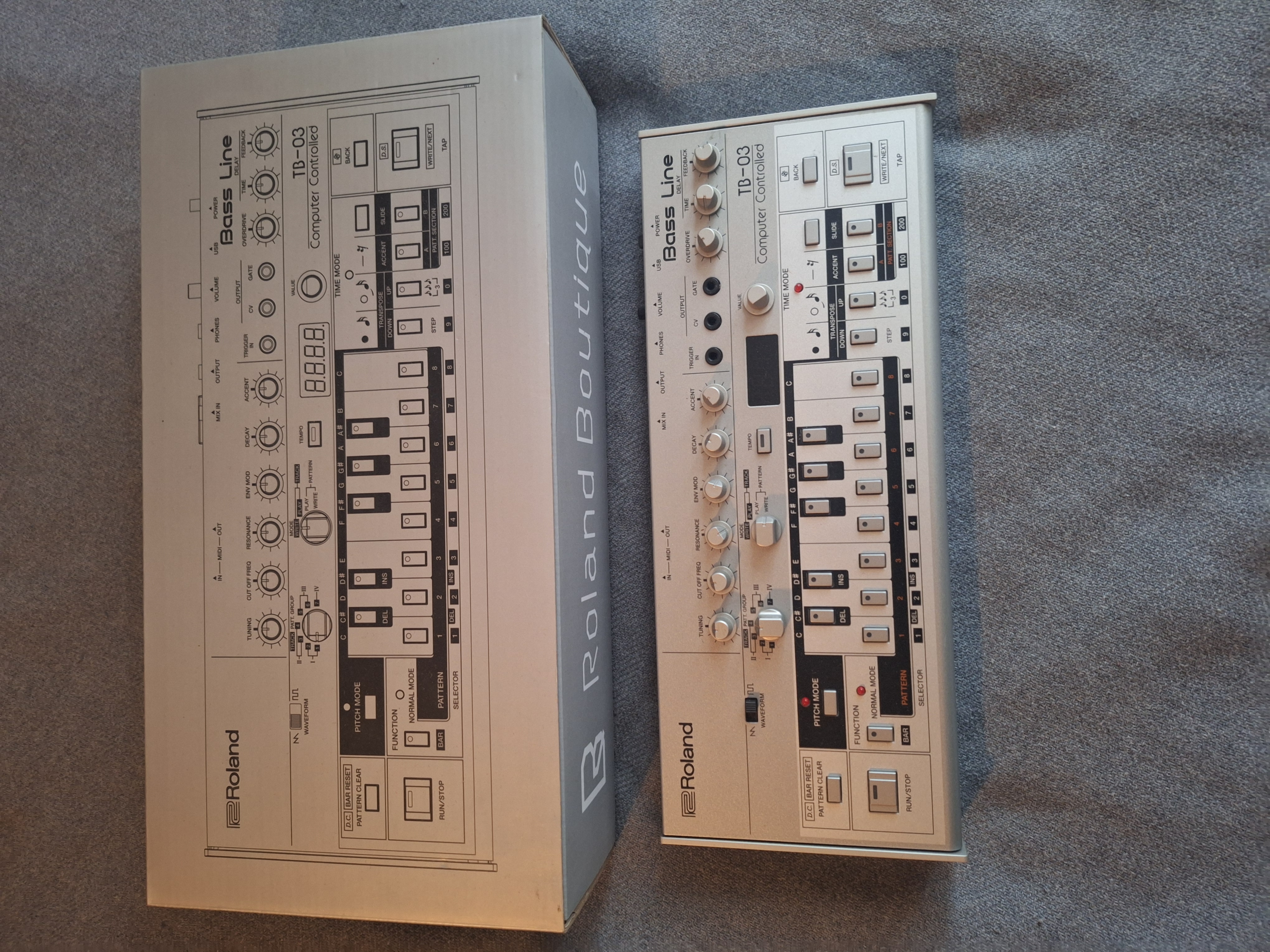 ROLAND TB03 a vendre