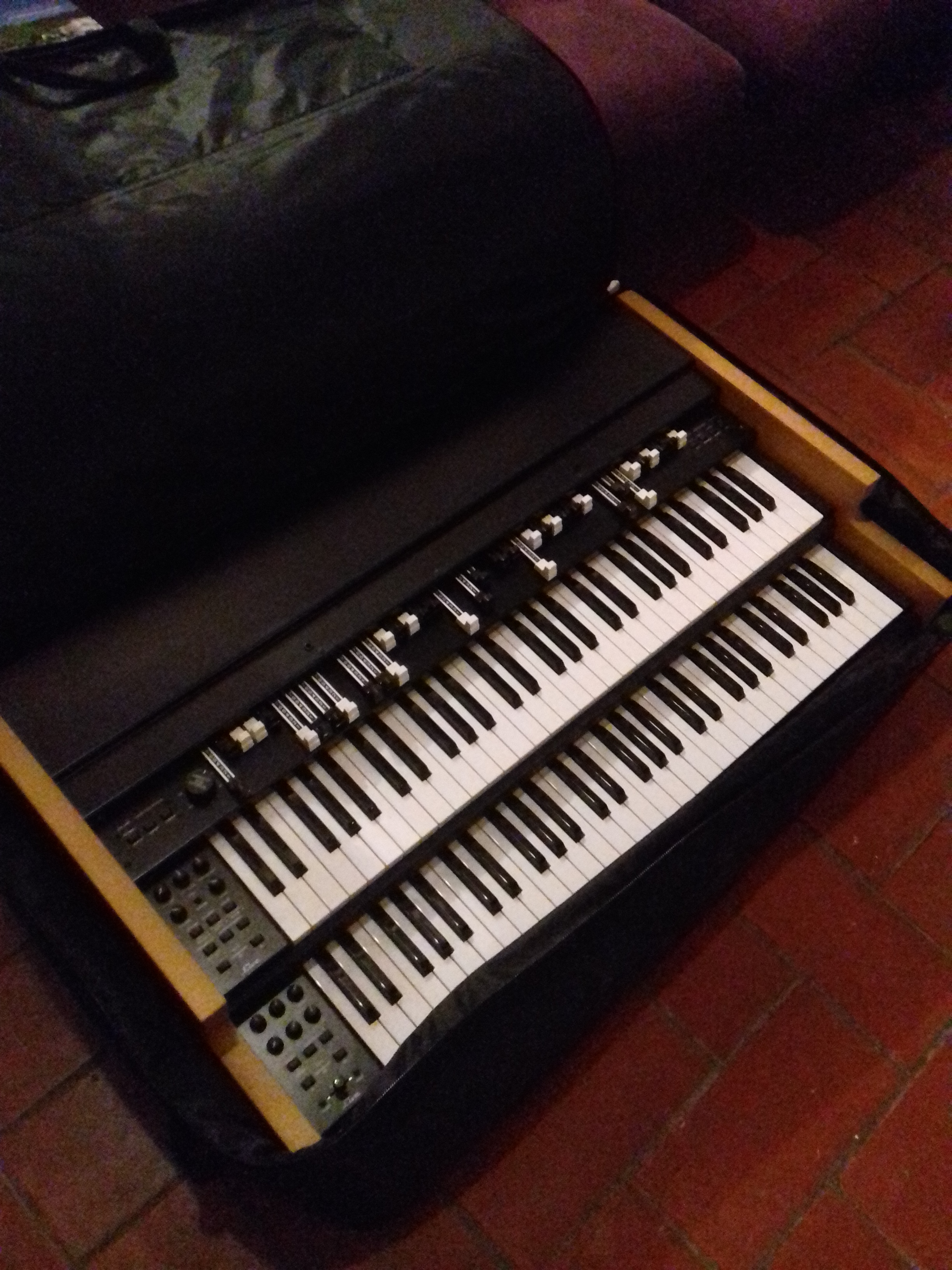 Vends orgue Viscount Legend Live