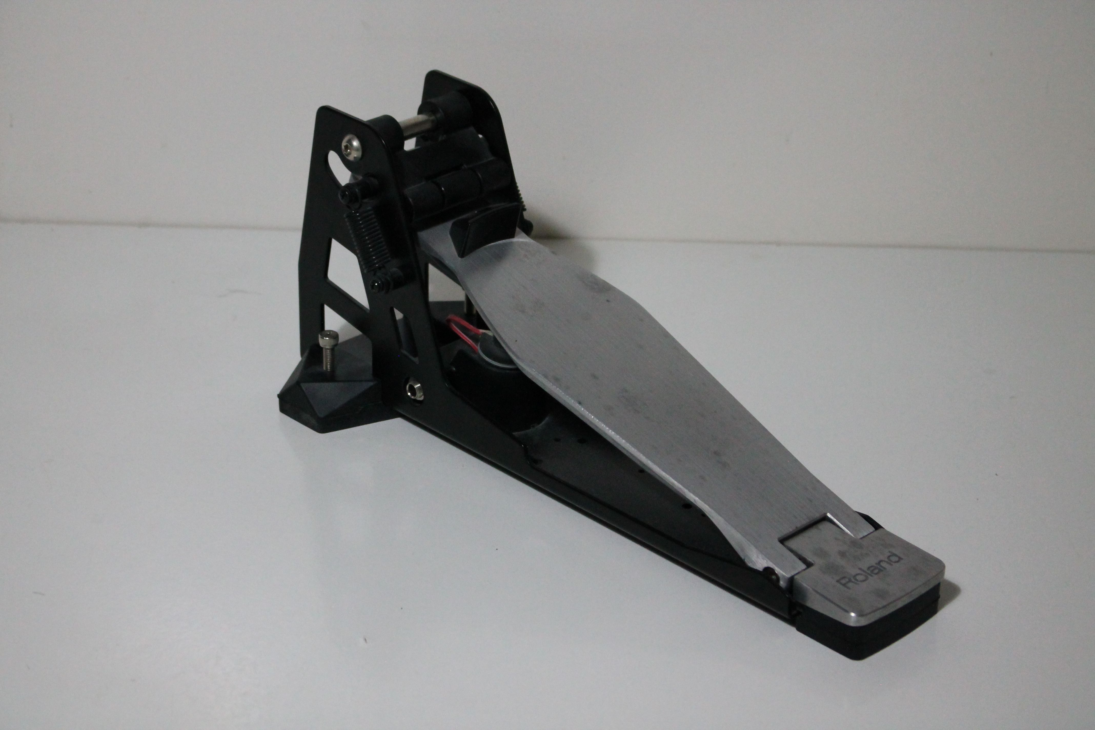 Pédale de Grosse Caisse Roland KT-9