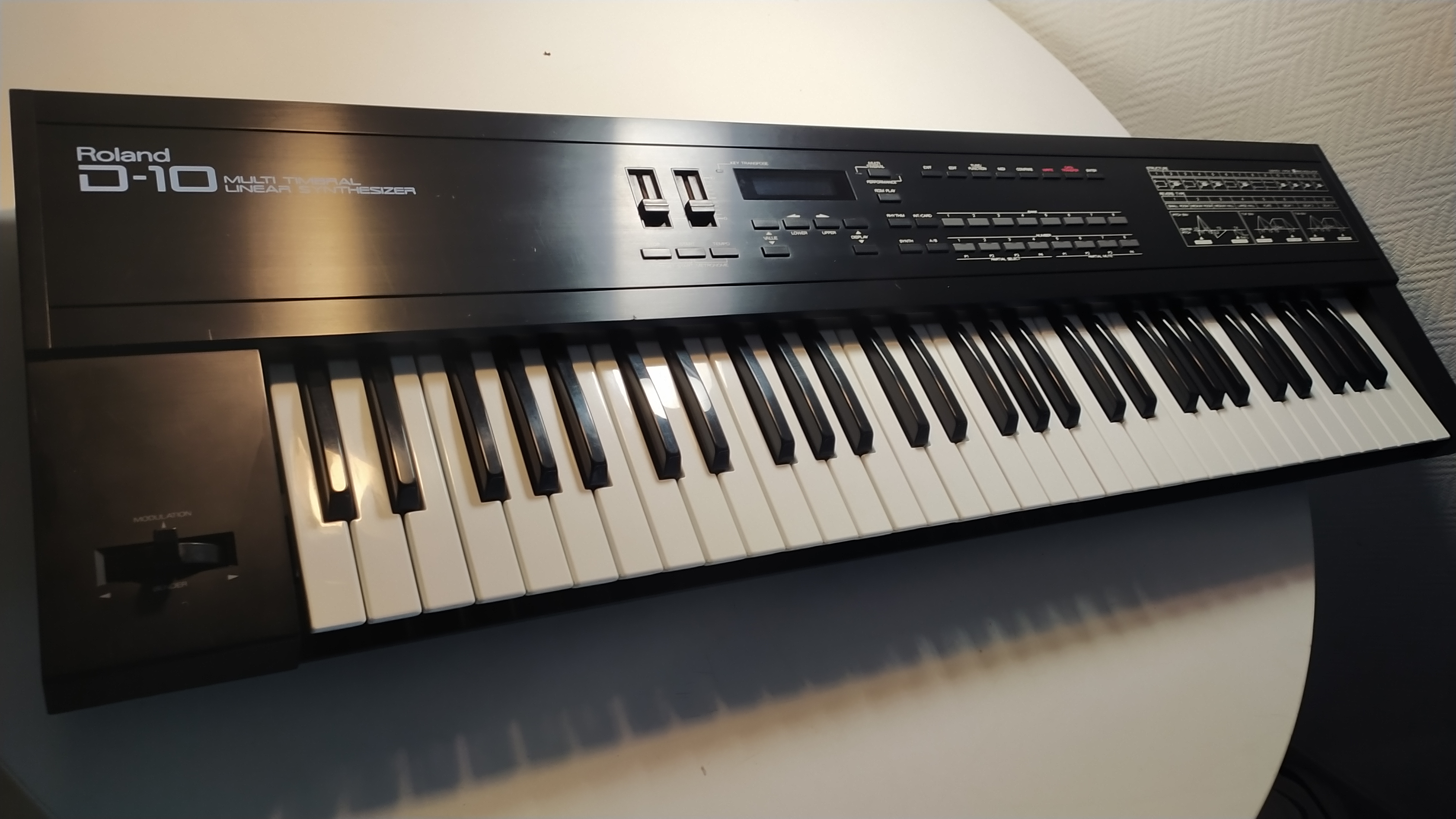 Roland D-10 clavier maitre MIDI et synthé
