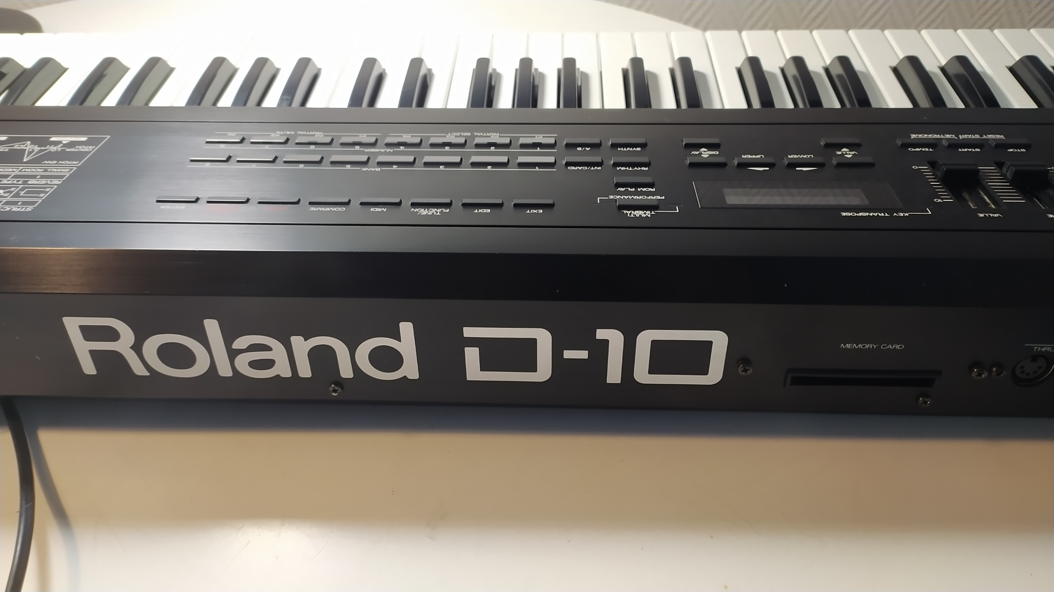 Roland D-10 (2855)