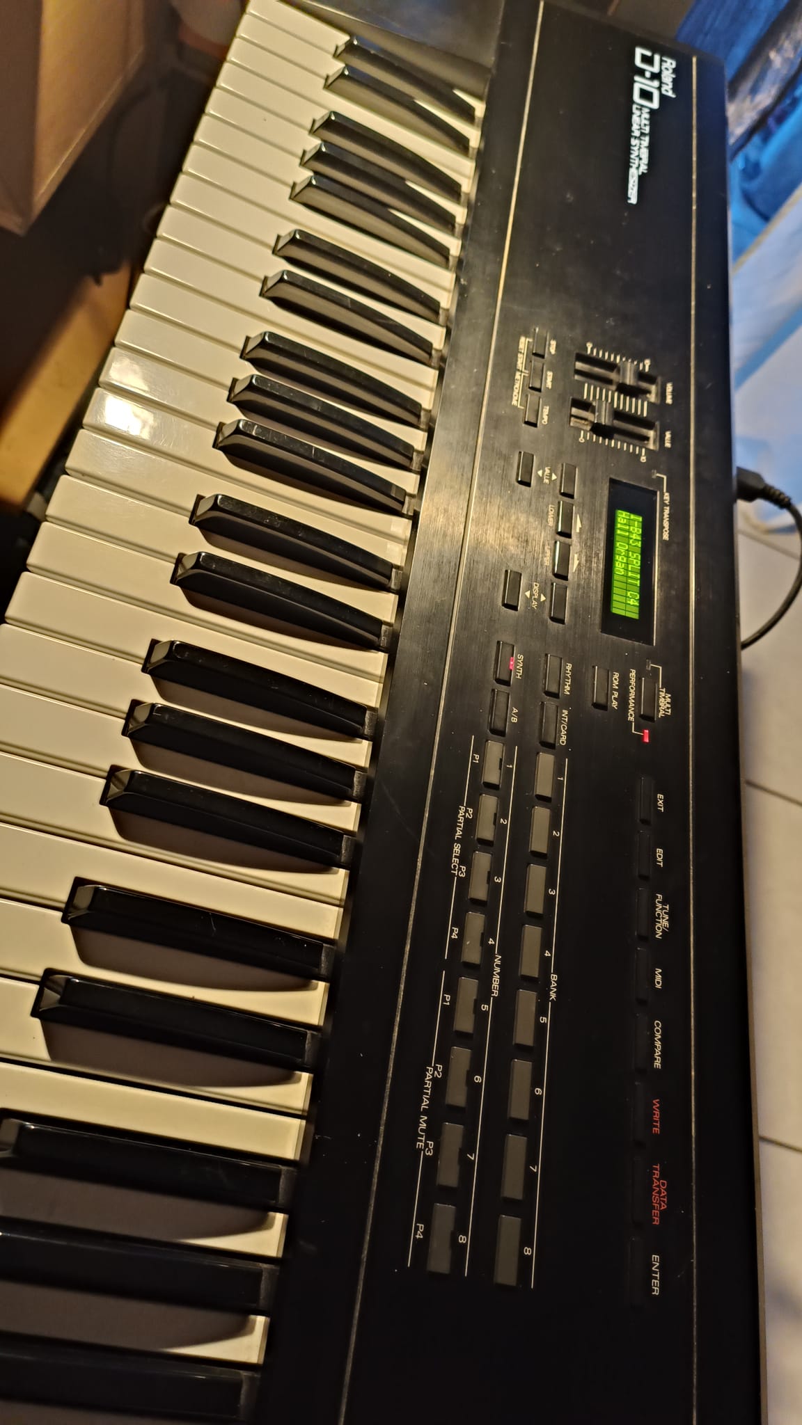 Roland D-10 (28387)