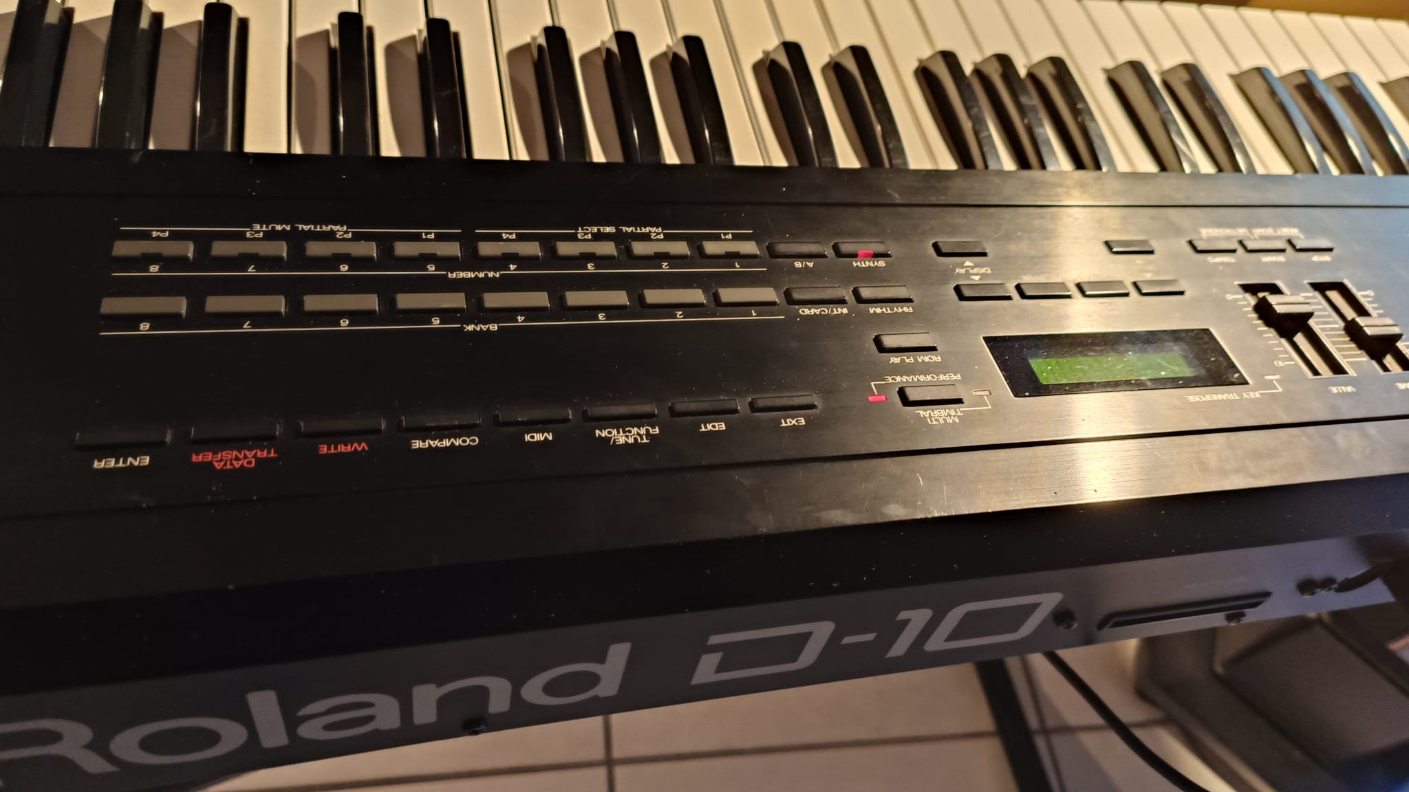 Roland D-10 (443)