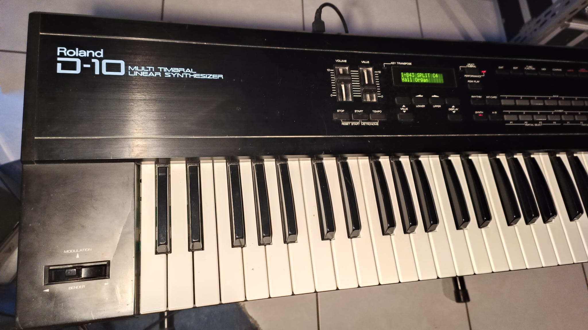 Roland D-10 (76347)