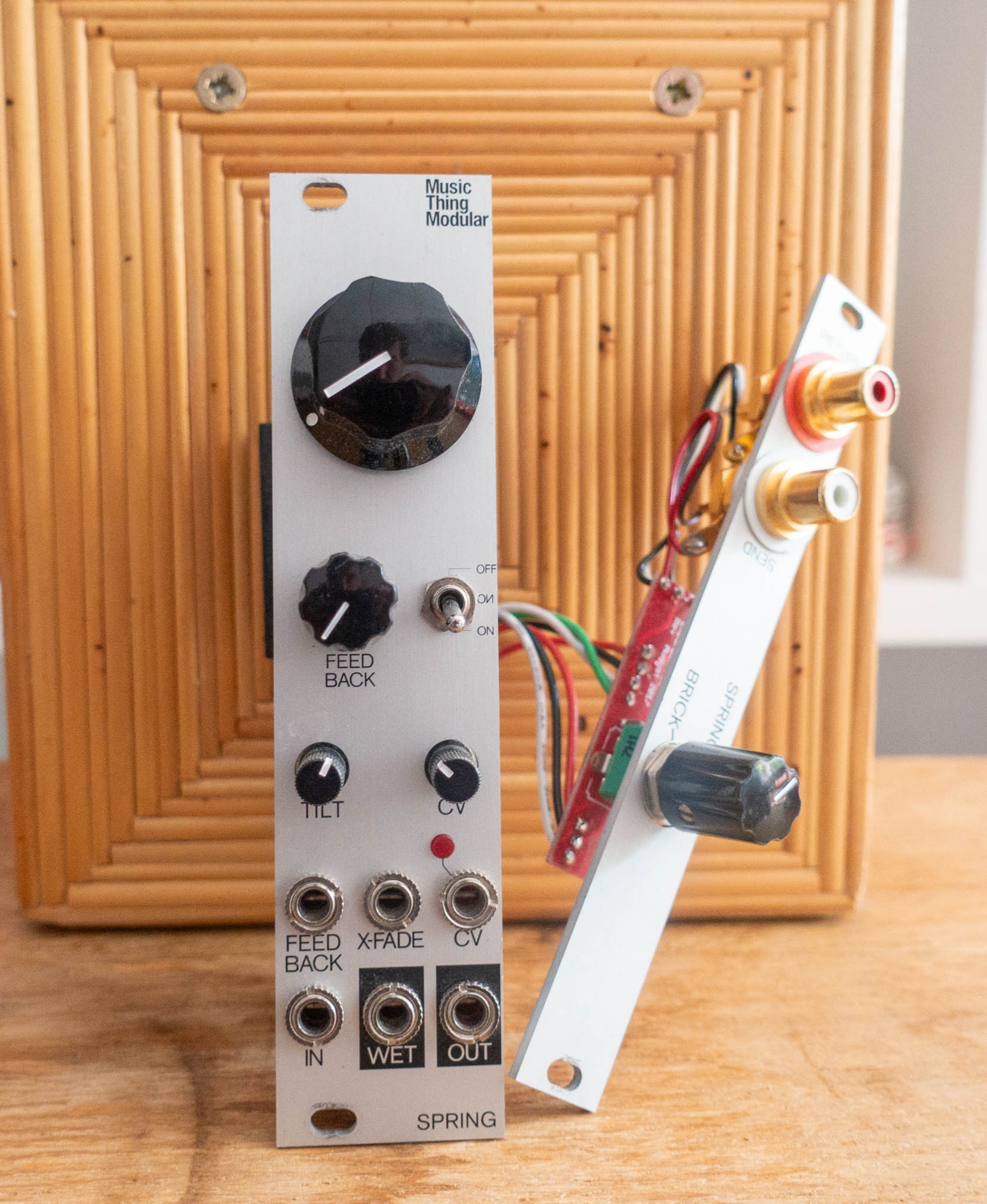 Spring reverb plus  expandeur avec son large spring tank 