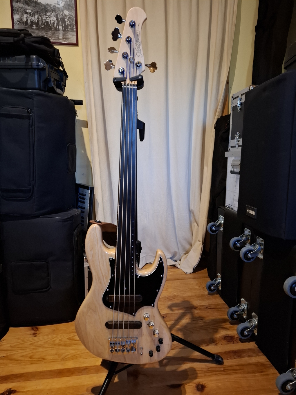 XOTIC XJ1T5 FRETLESS