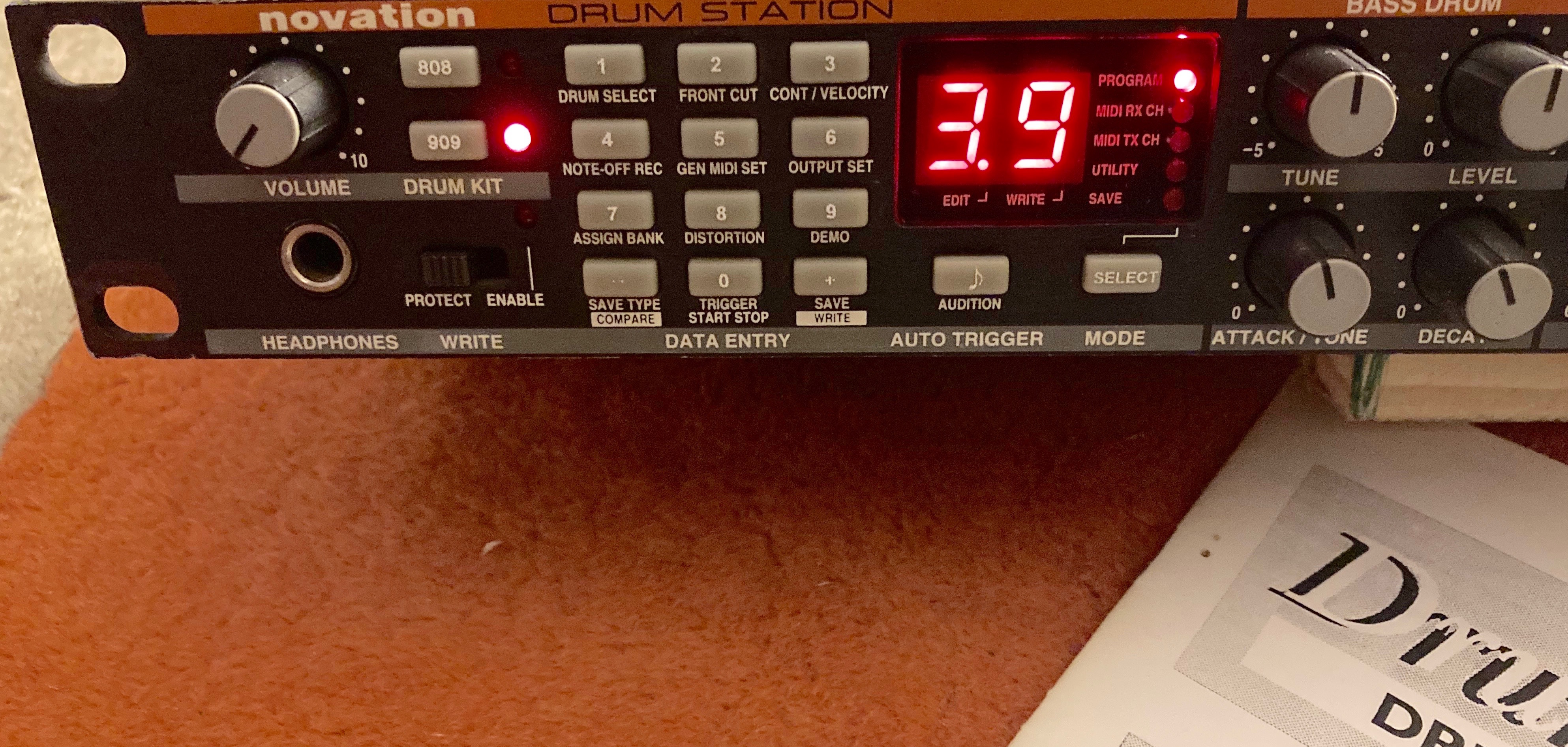 Vends Novation Drumstation 2