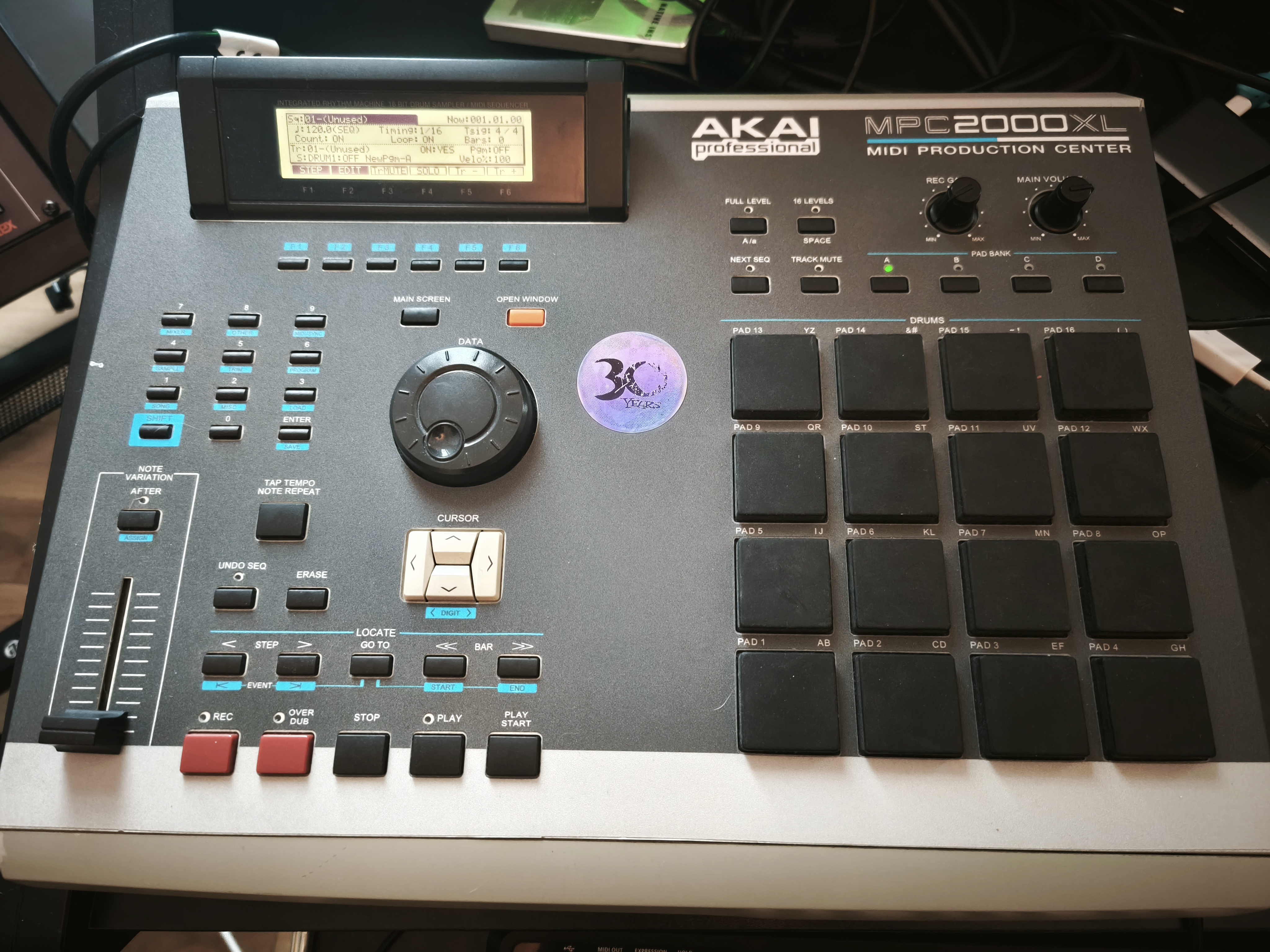 MPC2000XL+EB16+Outs