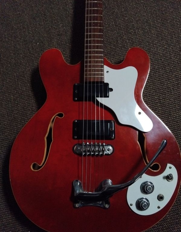 Mosrite celebrity hollow body