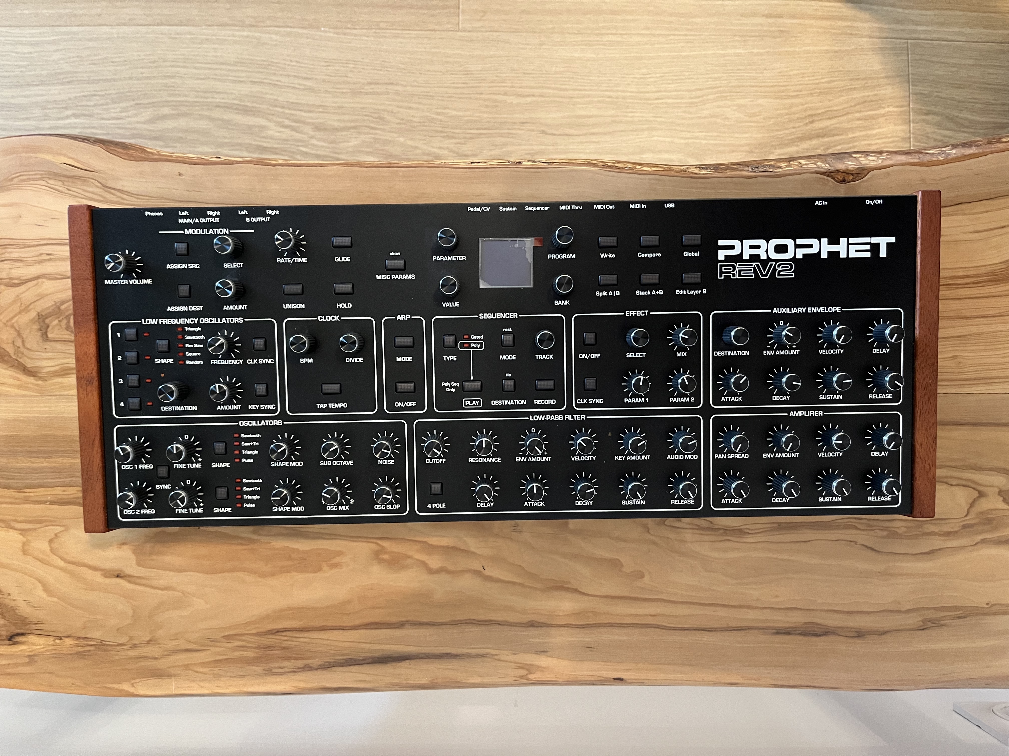 Prophet Rev2 – 8 voix – état comme neuf