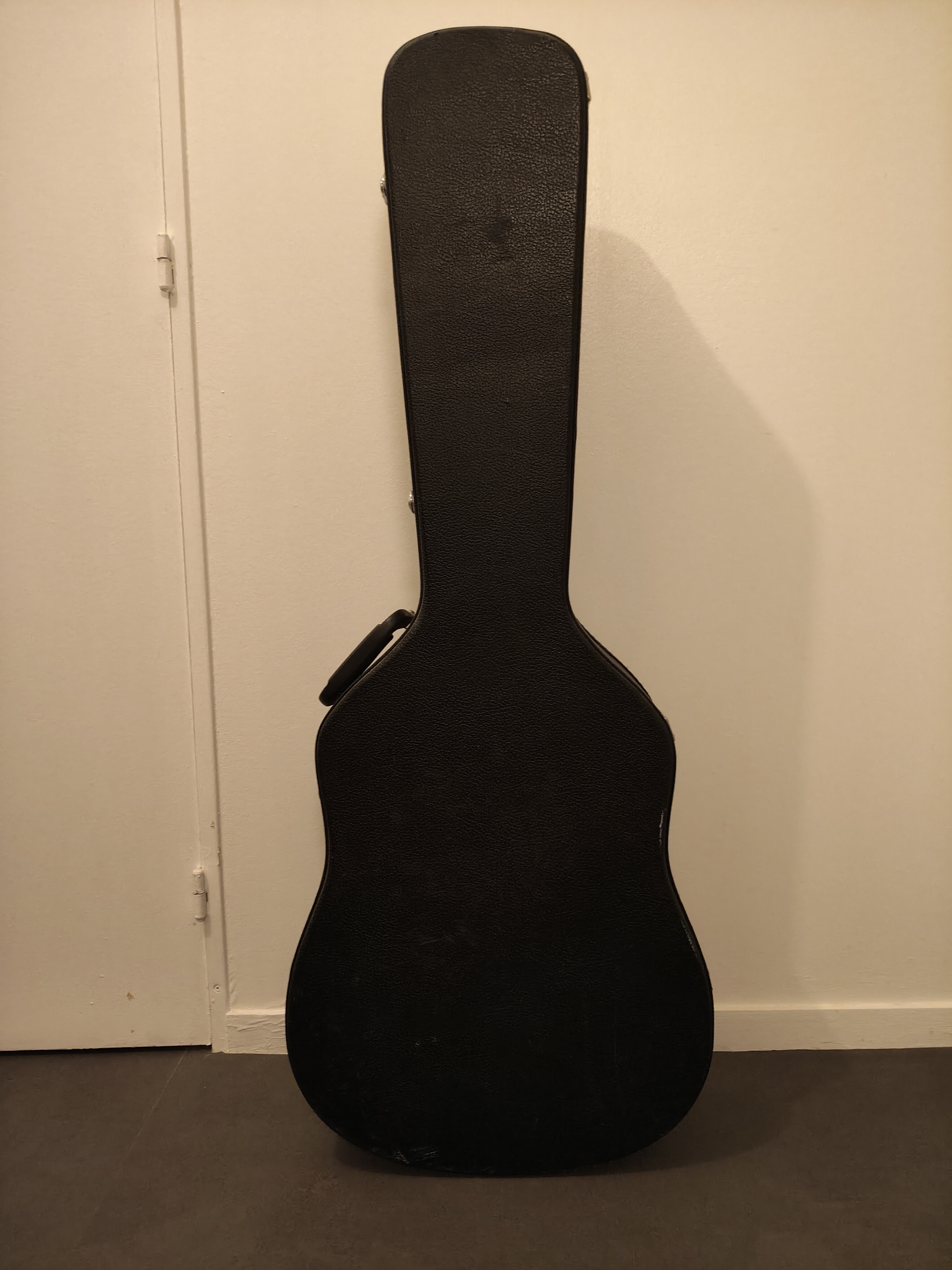 Etui rigide guitare folk Stagg