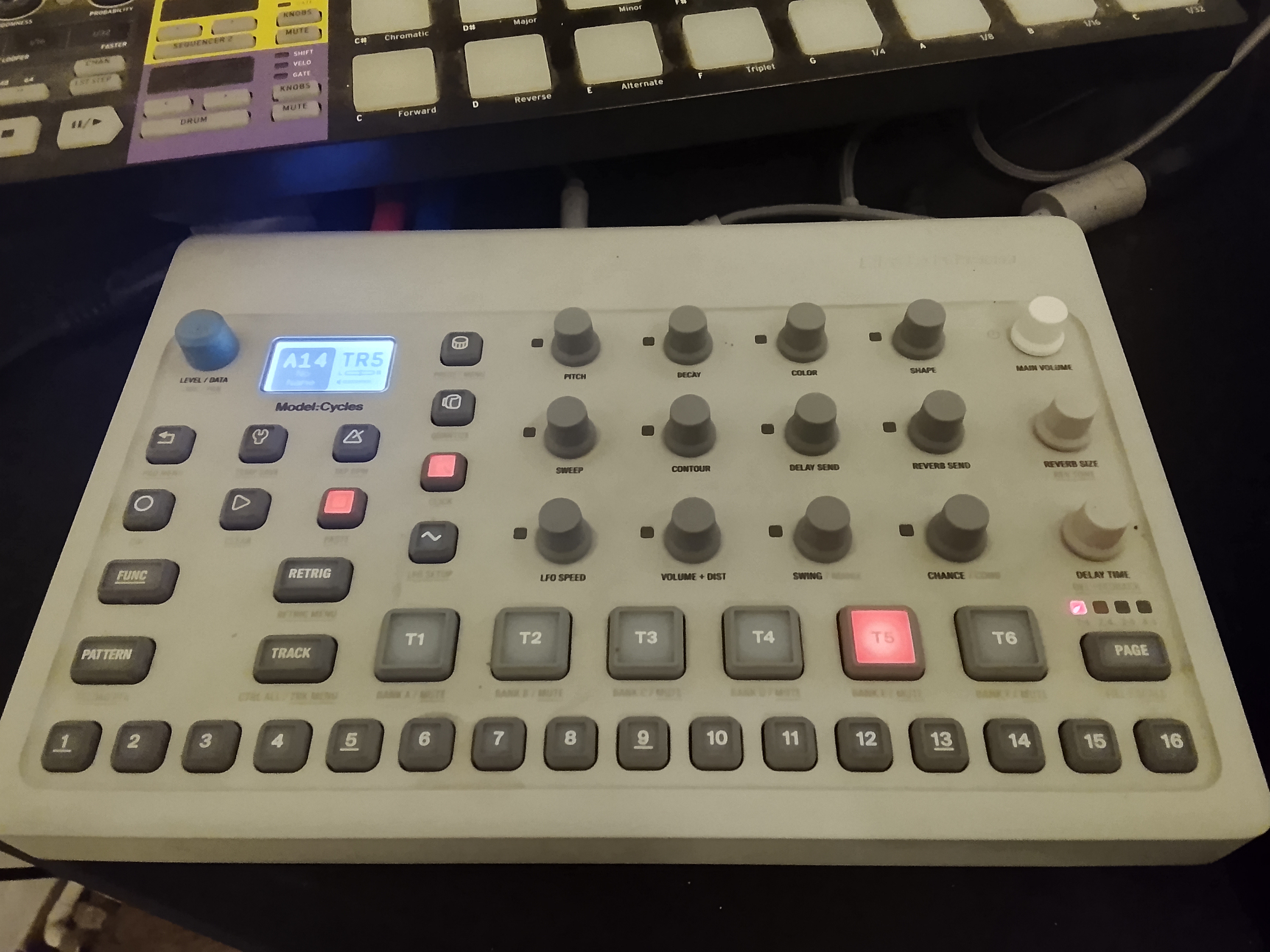 vends model cycles ou échange contre digitakt mk1 avec rajout de ma part