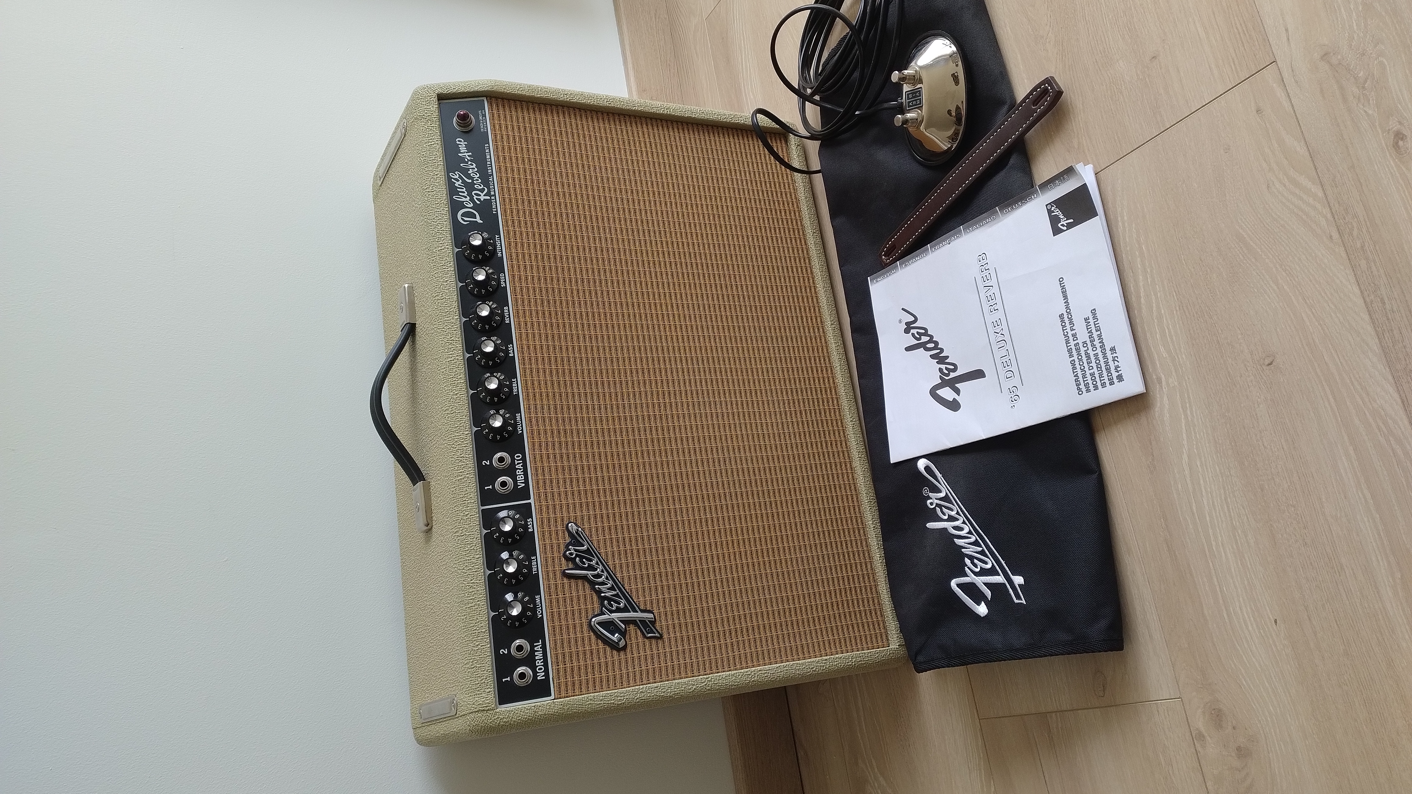 Fender 65 Deluxe Reverb Limited Edition Combo Blonde