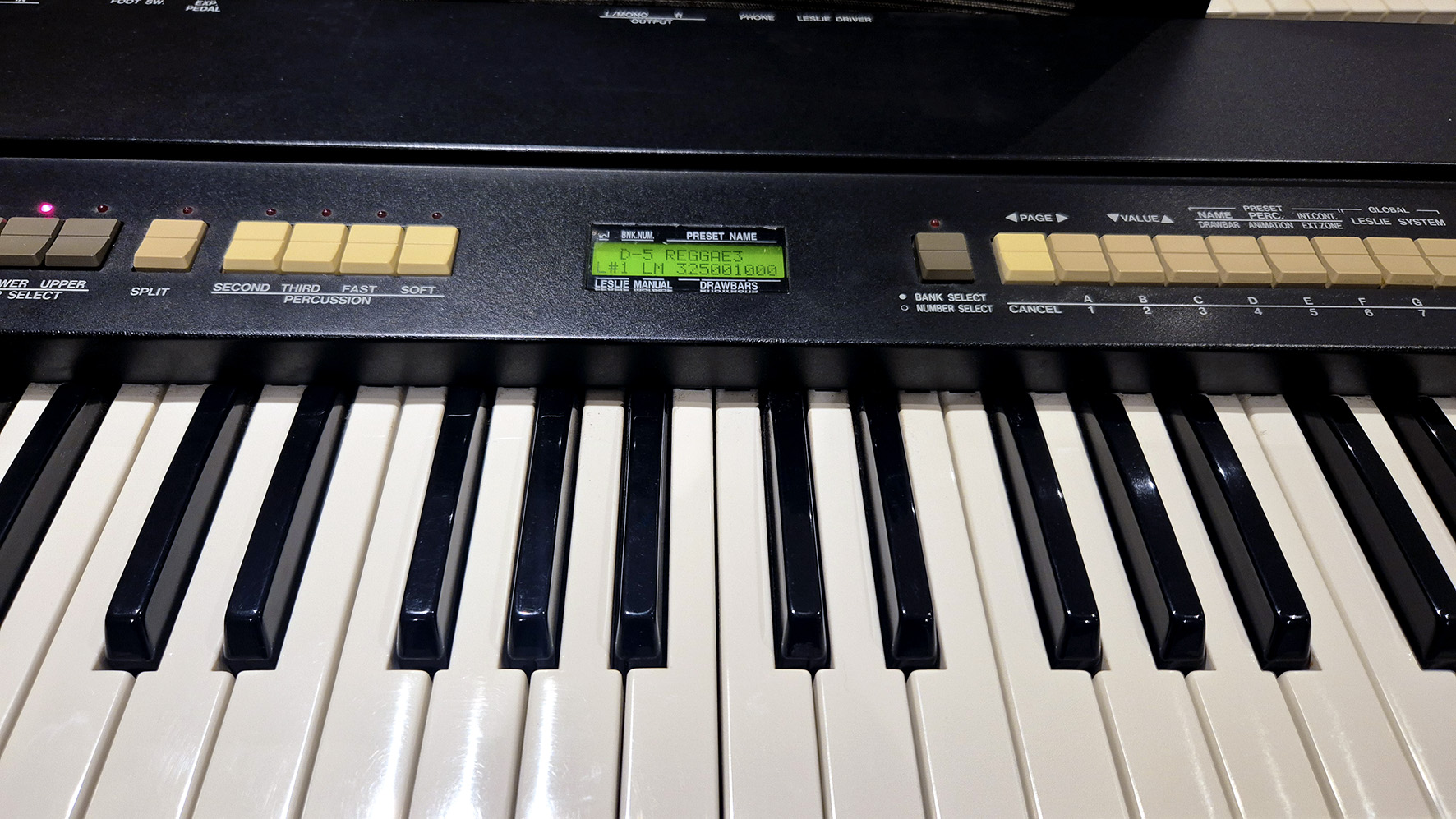 Hammond XB-1 (5926)