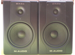 M-Audio BX8a Deluxe (76136)
