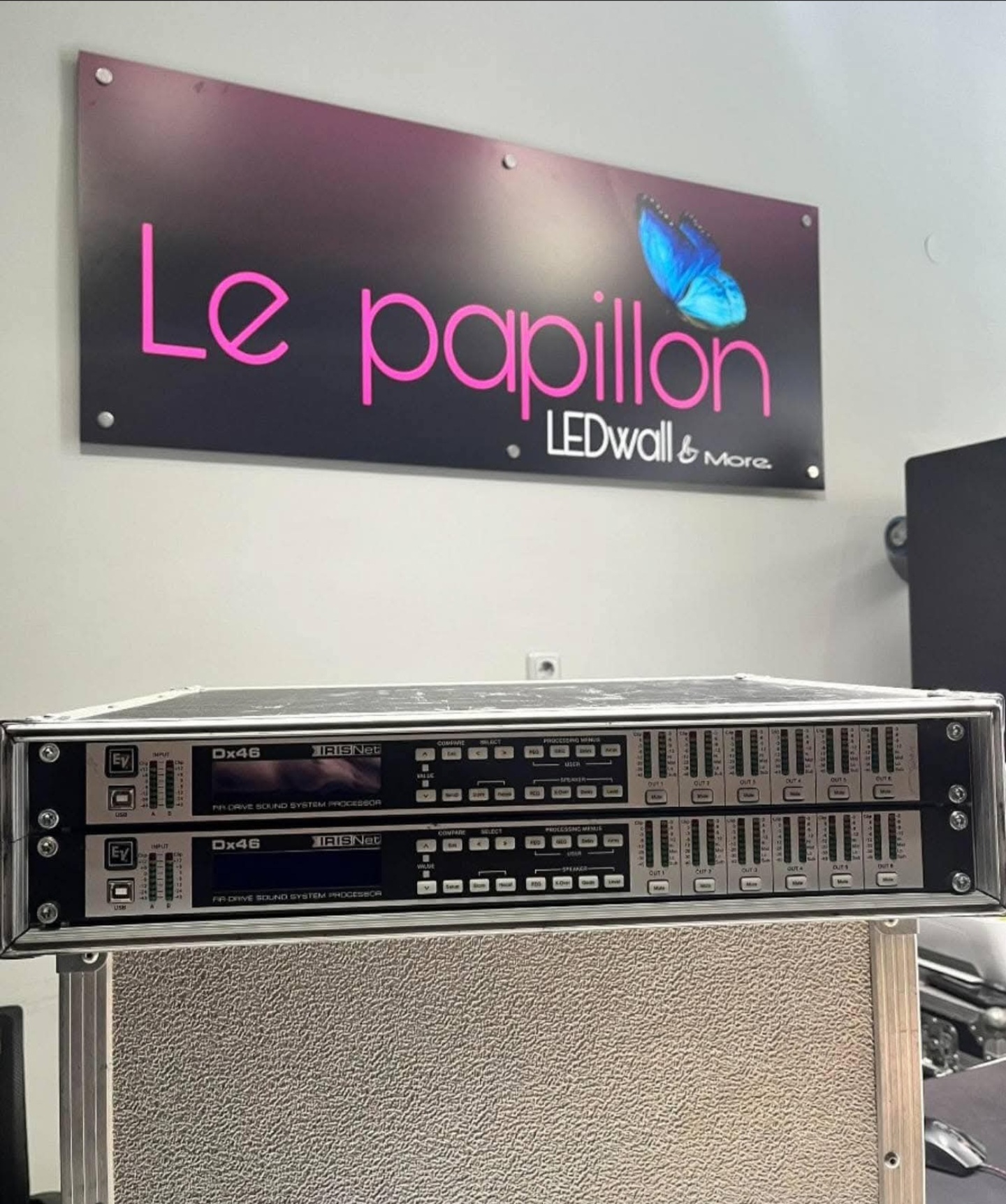 ELECTRO VOICE DX46 Processor 