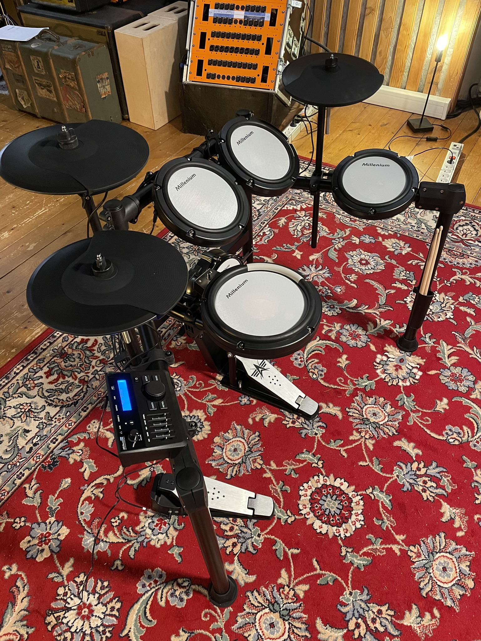 8FDF9701-3157-40D9-8B6A-C02BBC989E6B 1 102 o