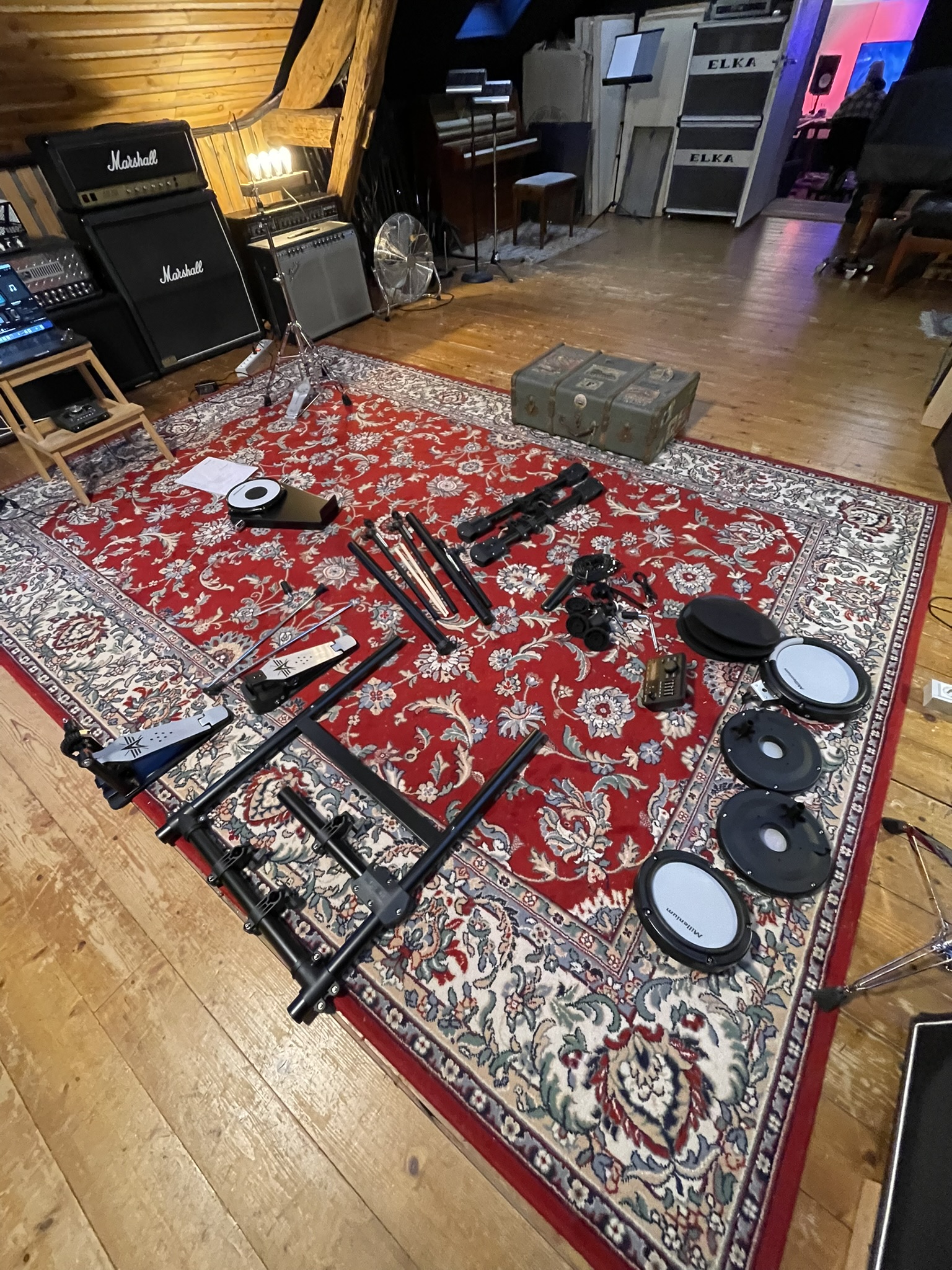 B6C6645D-B1A9-44EC-BFD3-B7149273FA4F 1 102 o