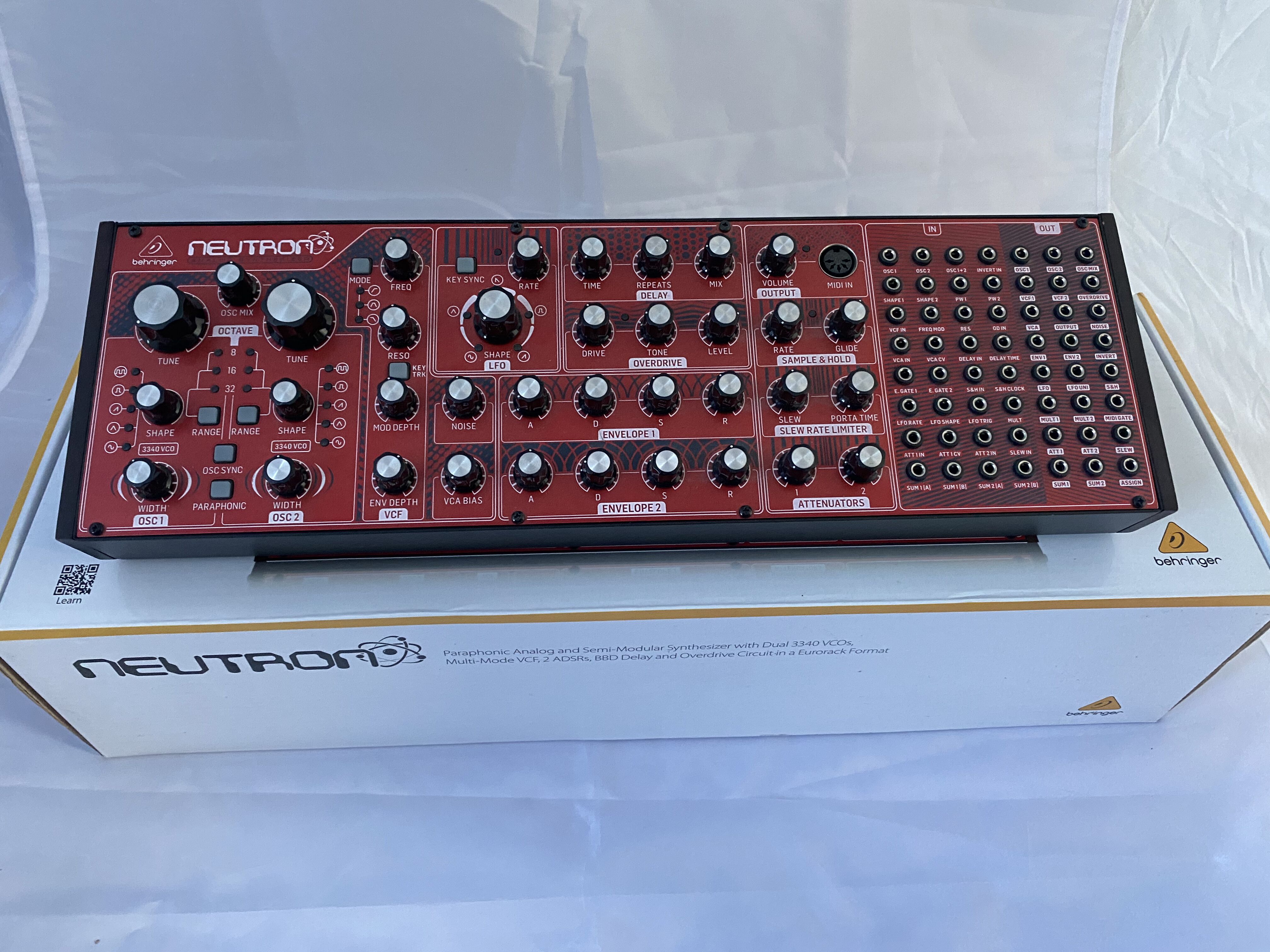 Vends Behringer Neutron comme neuf
