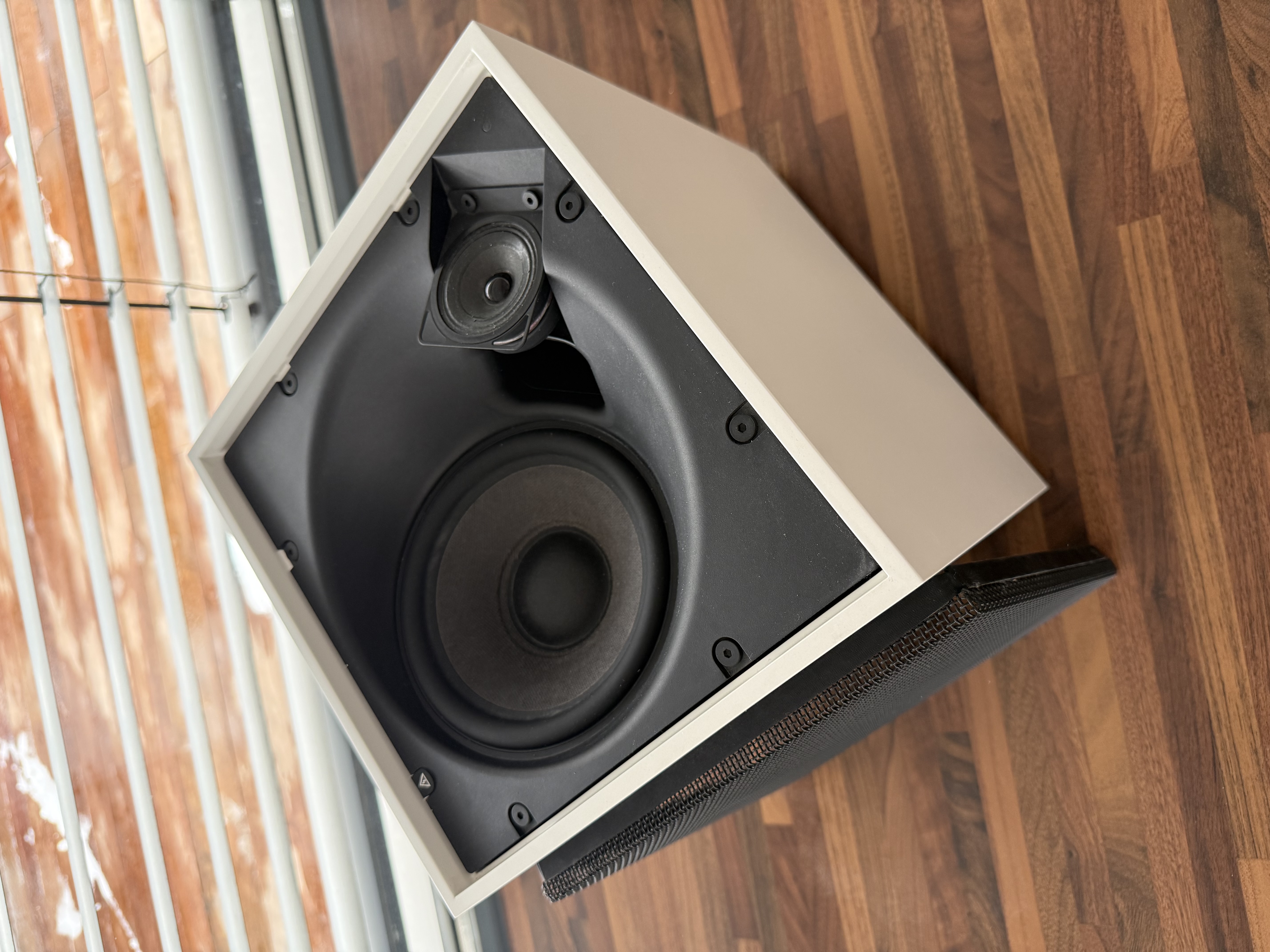 Enceinte Teenage Engineering OD-11 avec ortho remote