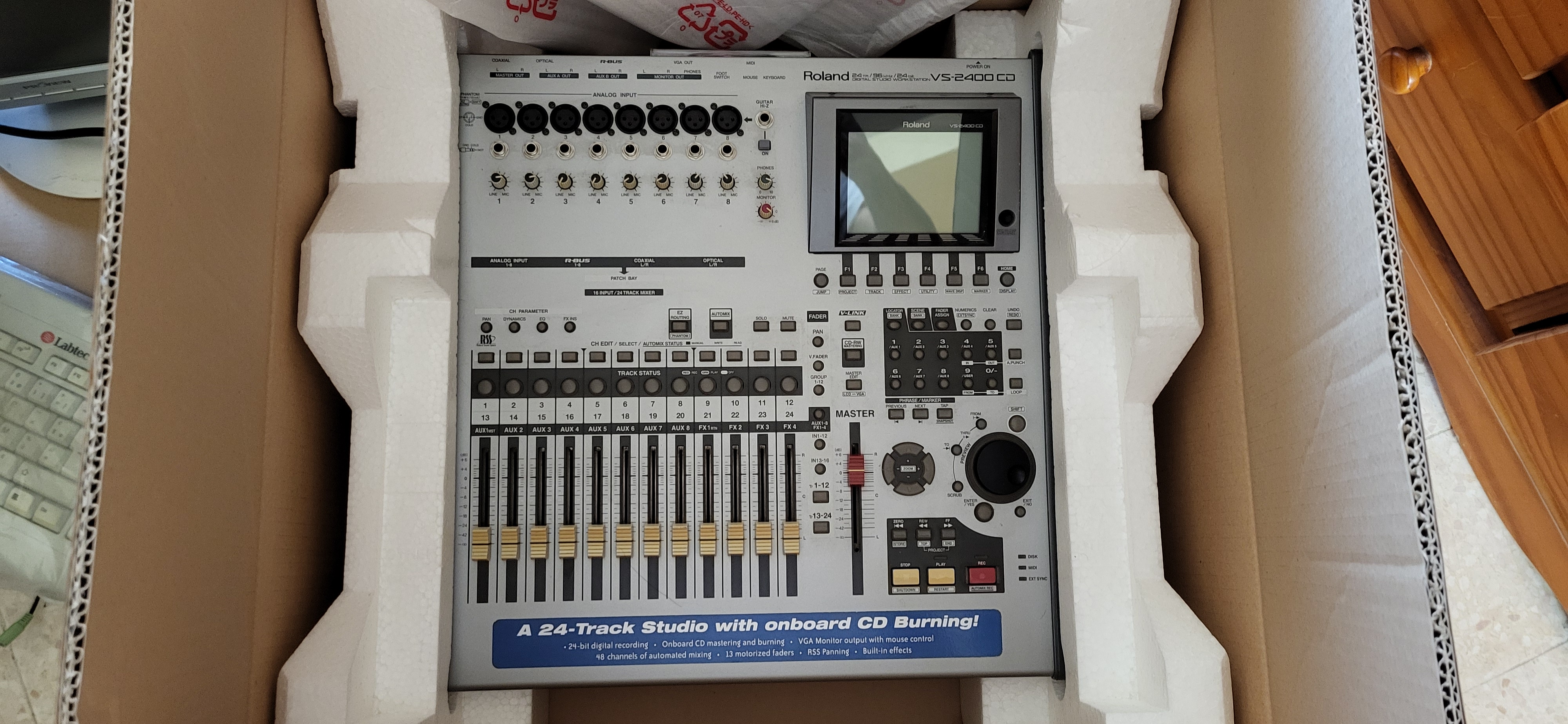Vends ROLAND VS2400CD Complet + carte VS8F-2