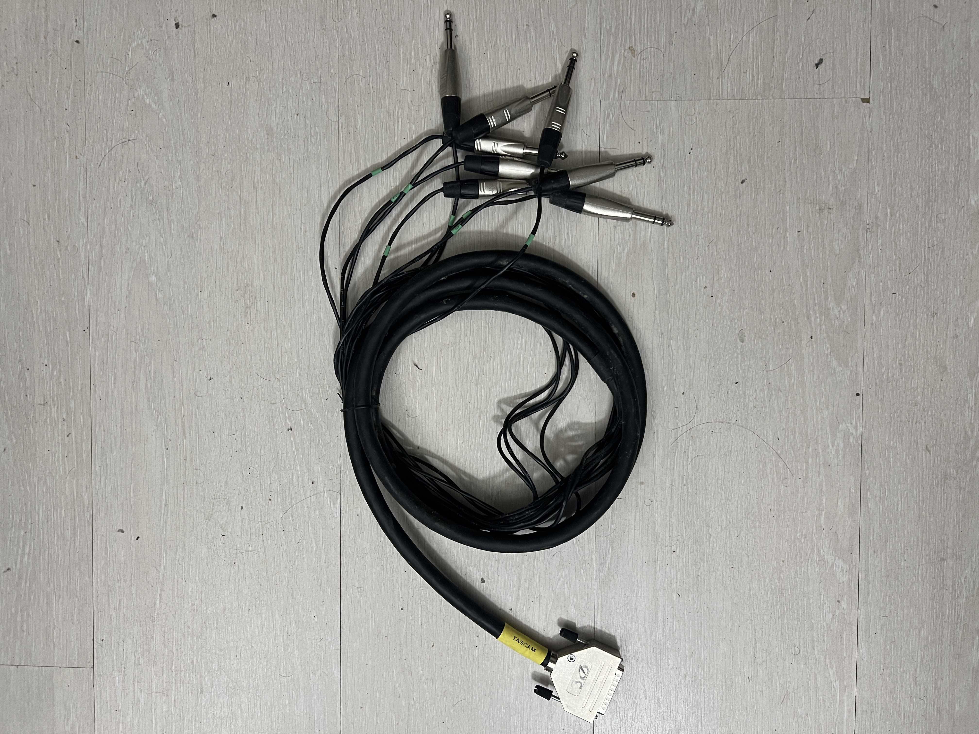 Vend multi pair SUB-D Cordial CFD 3 DVT