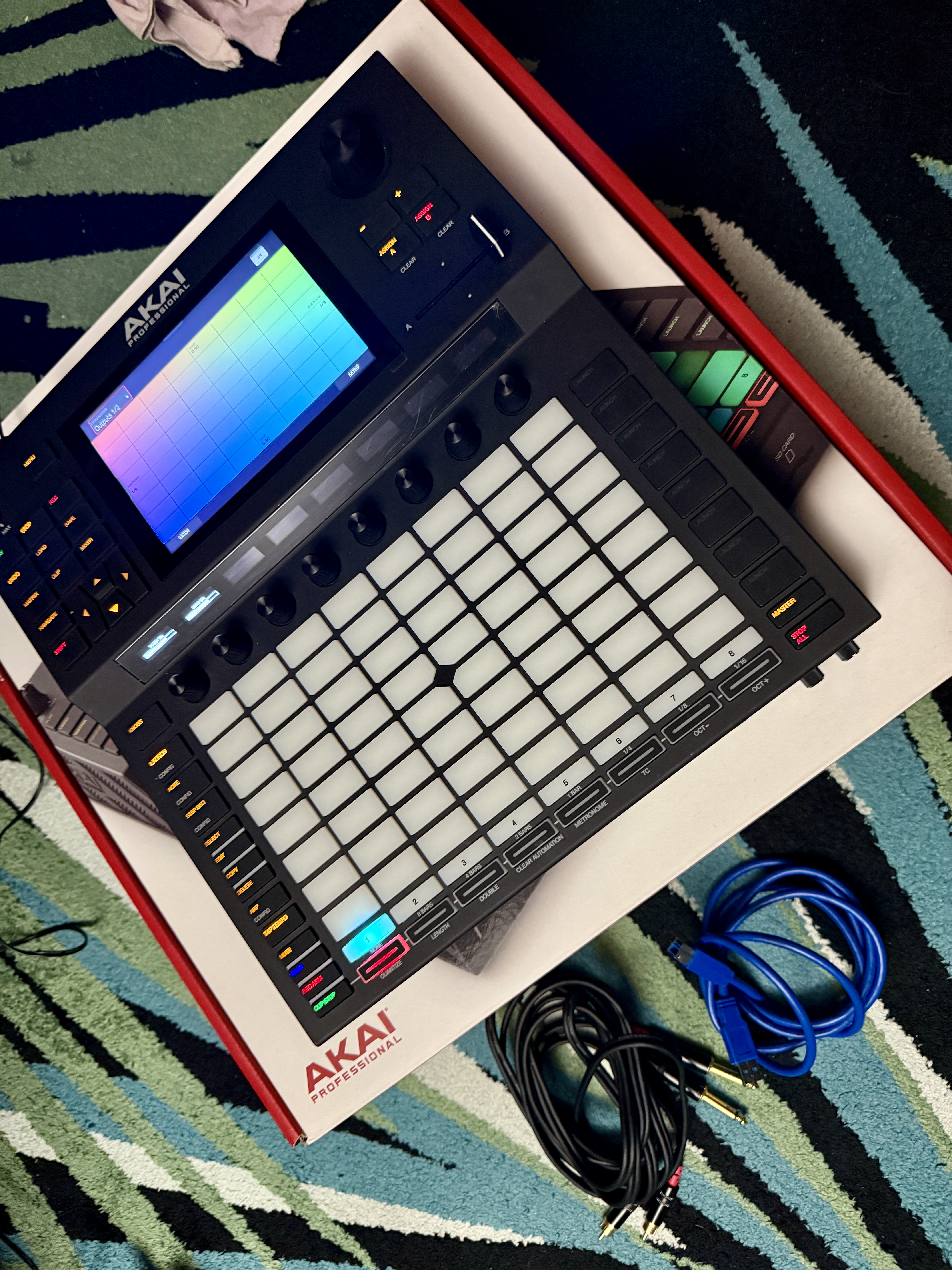 AKAI Force avec équipement 