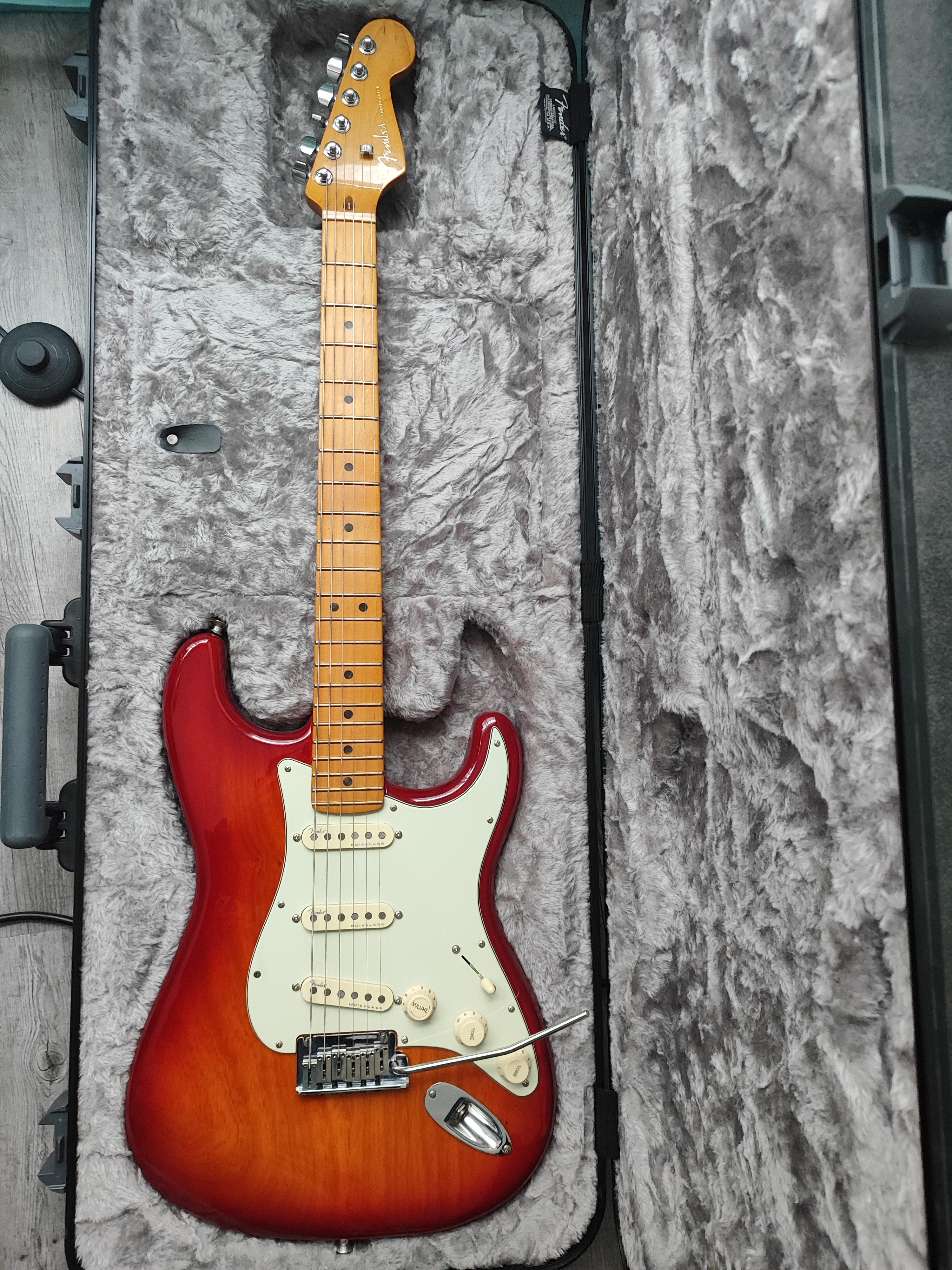 Fender American Ultra Stratocaster état neuf