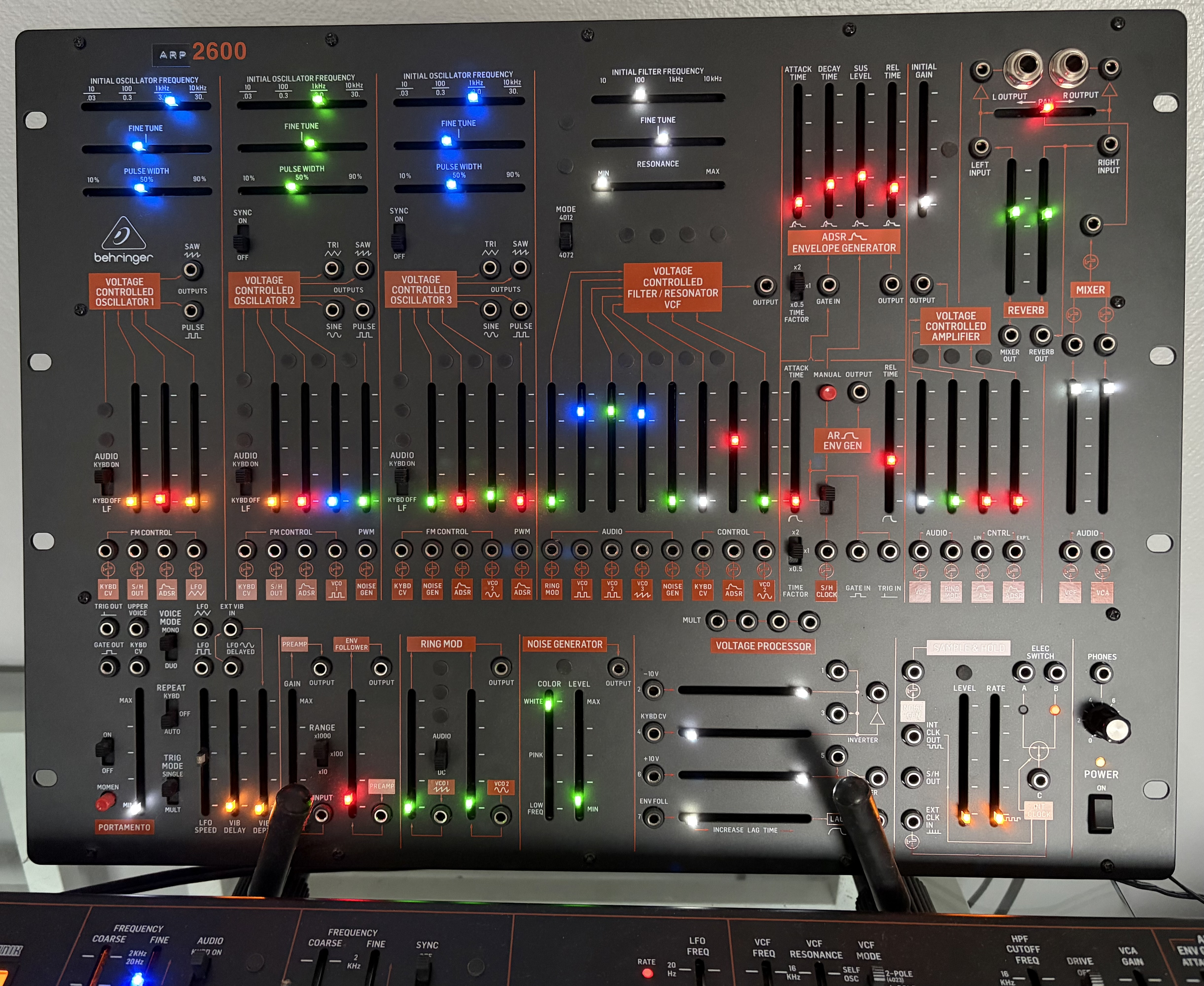 Vends Behringer 2600 parfait état complet