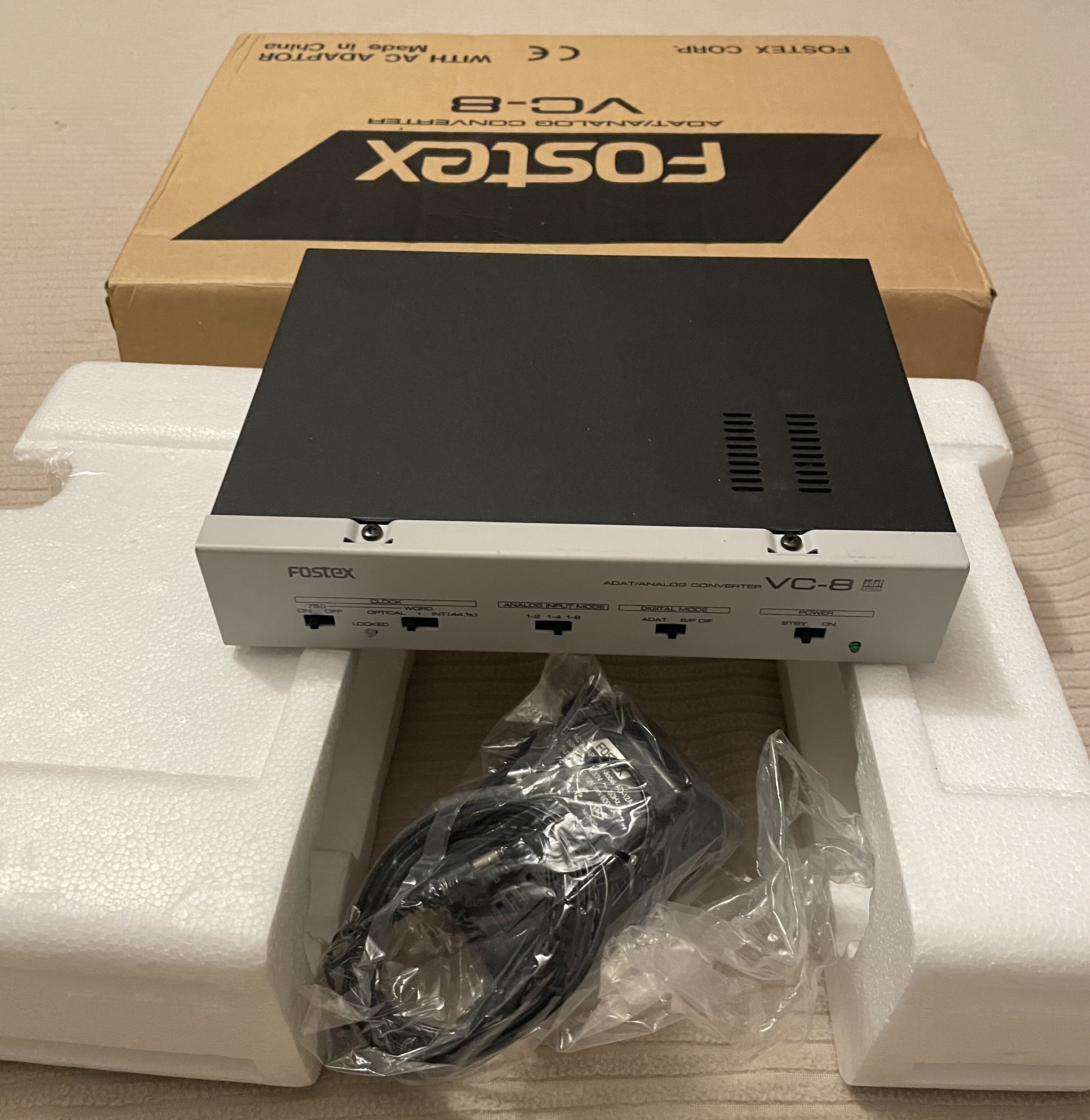 Vends Fostex VC-8 ADAT Analog/Converter