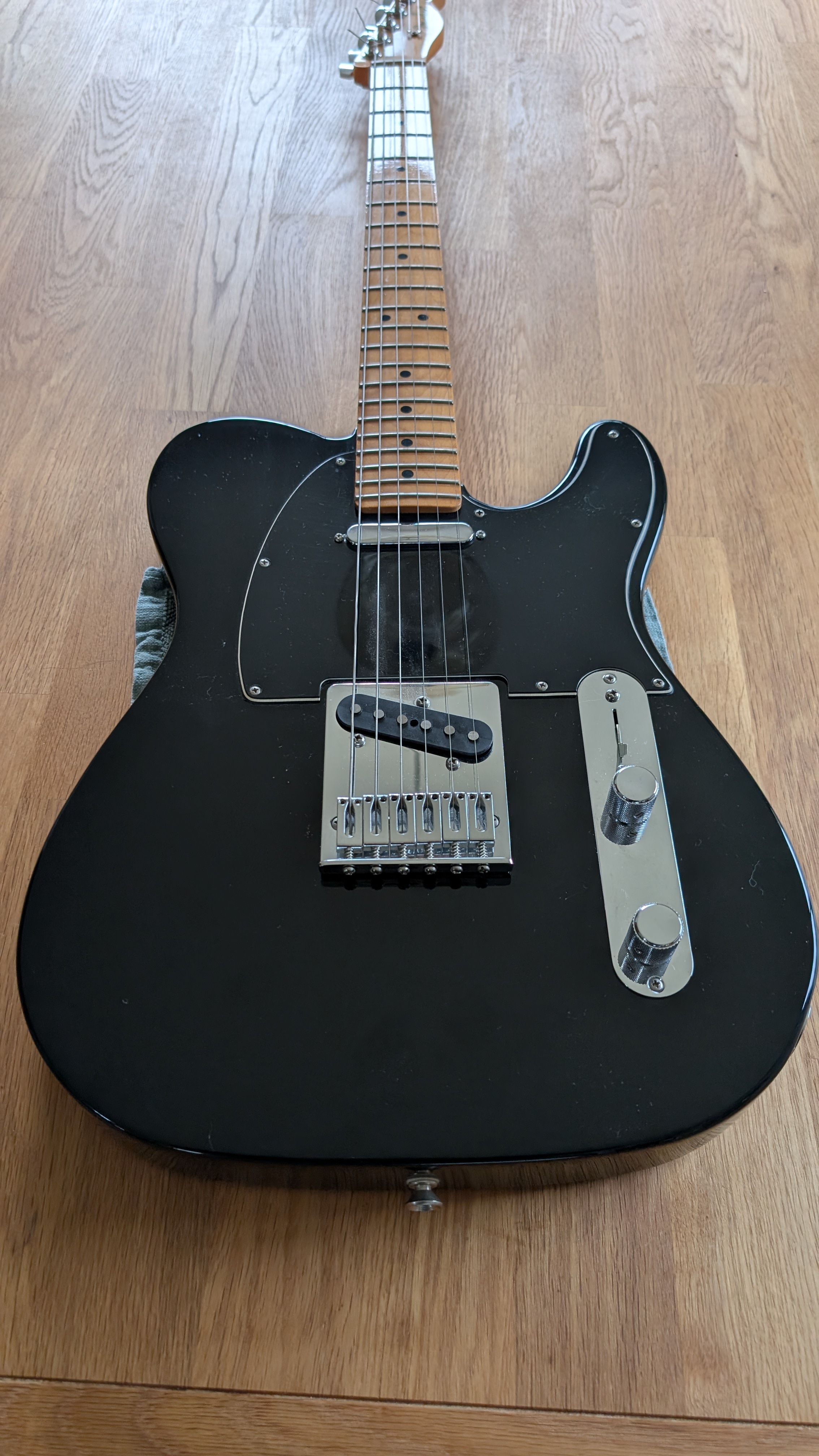 Fender telecaster player + étui rigide
