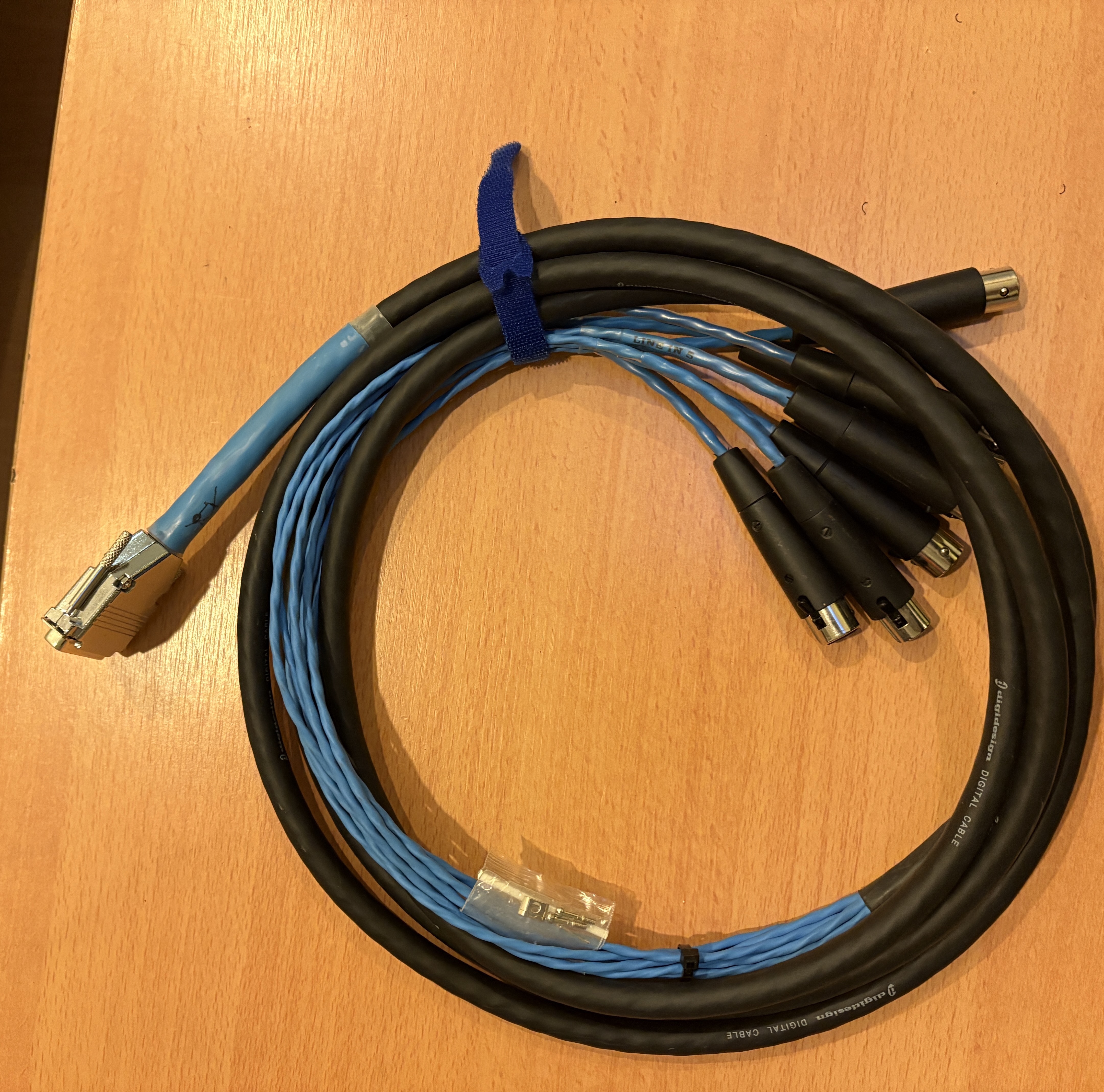 vds cable multipaire "Digisnake" dub-D25  8 x XLRF - 3m60 (12 ft)