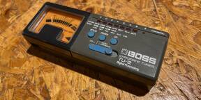 Vends TU 12 Boss accordeur