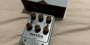 Universal Audio Del-Verb (delay + reverbe)