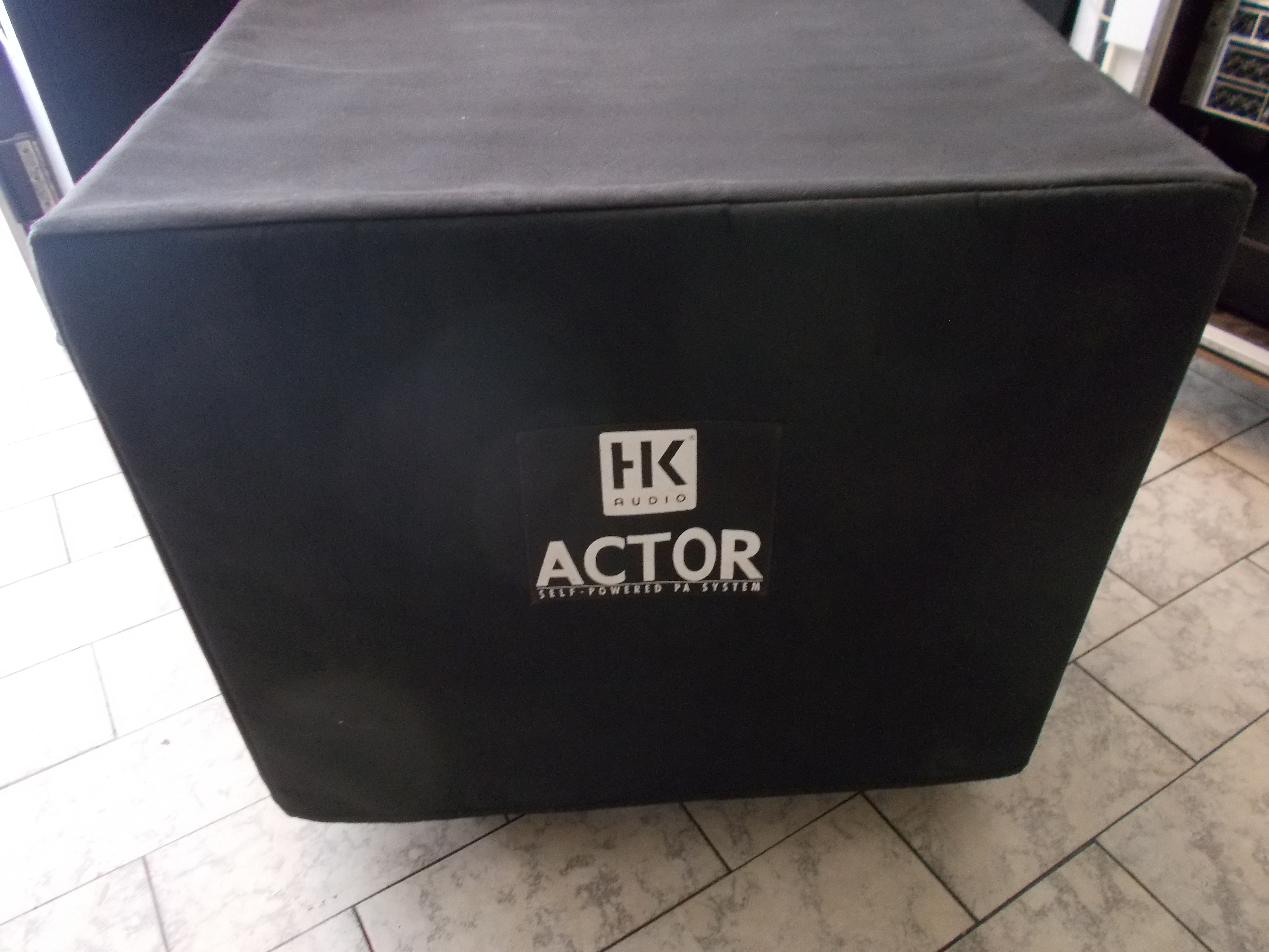 SUB HK 005
