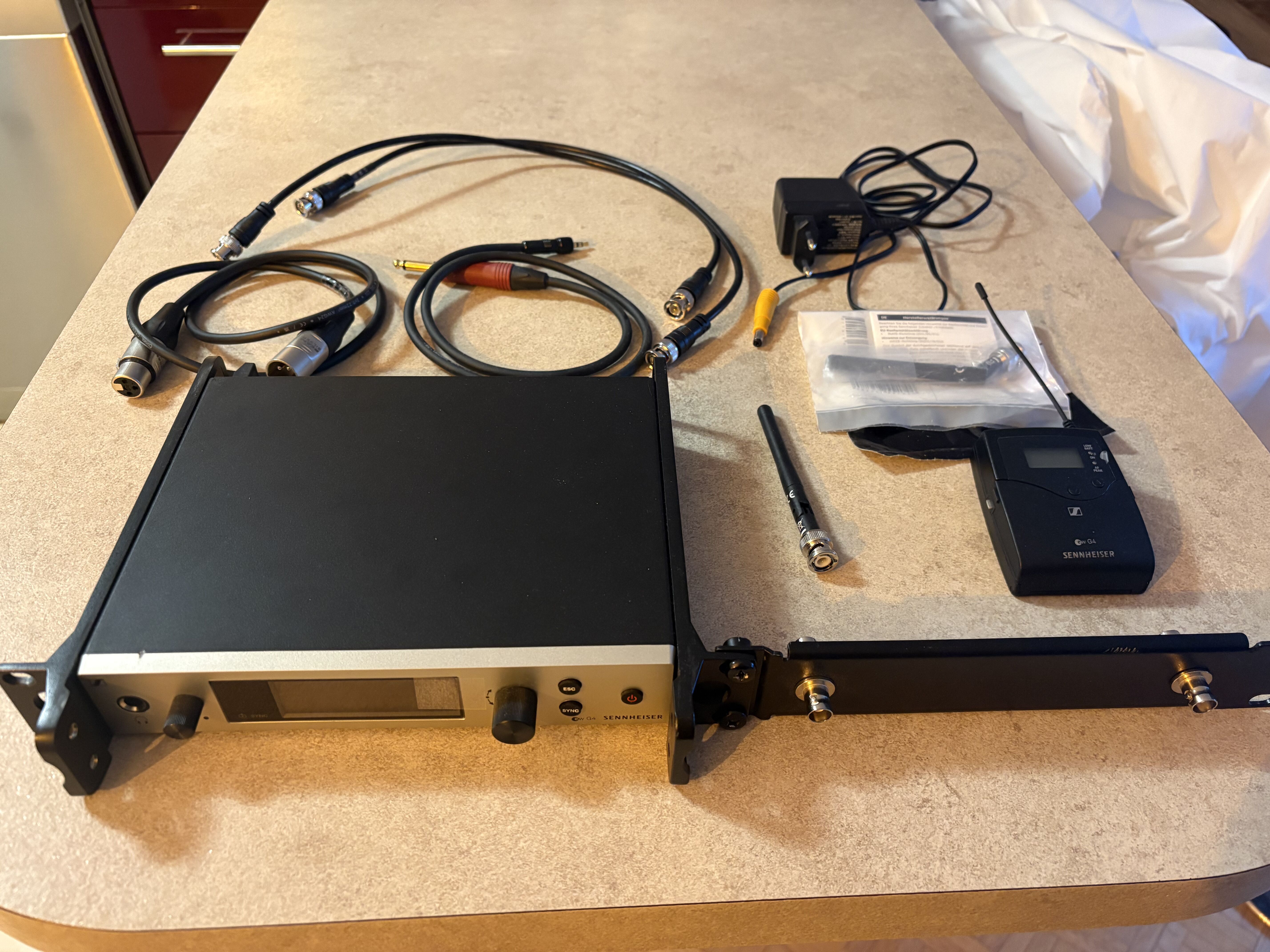 Vends système HF Sennheiser ew 500 G4 Ci1 GW Band + meilleur cable jack et accessoires 