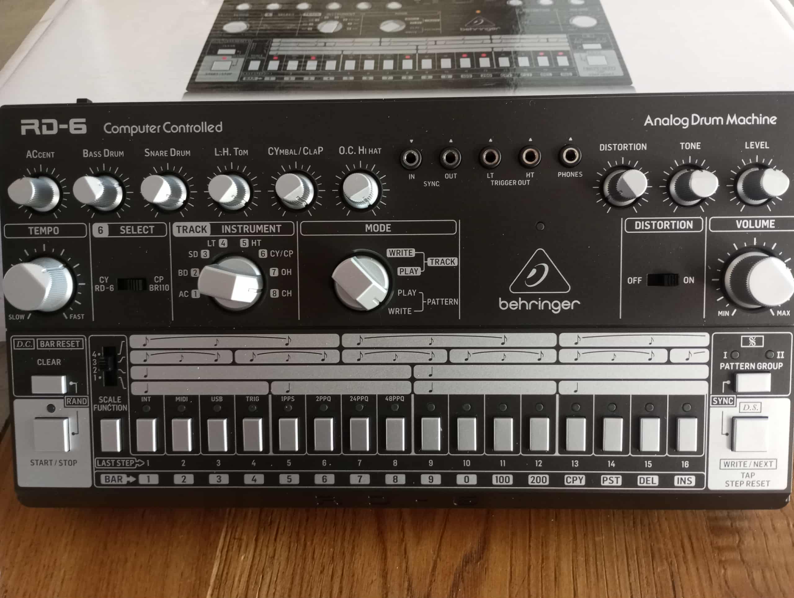 Vend berhinger RD-6 neuve utilisé 2 fois