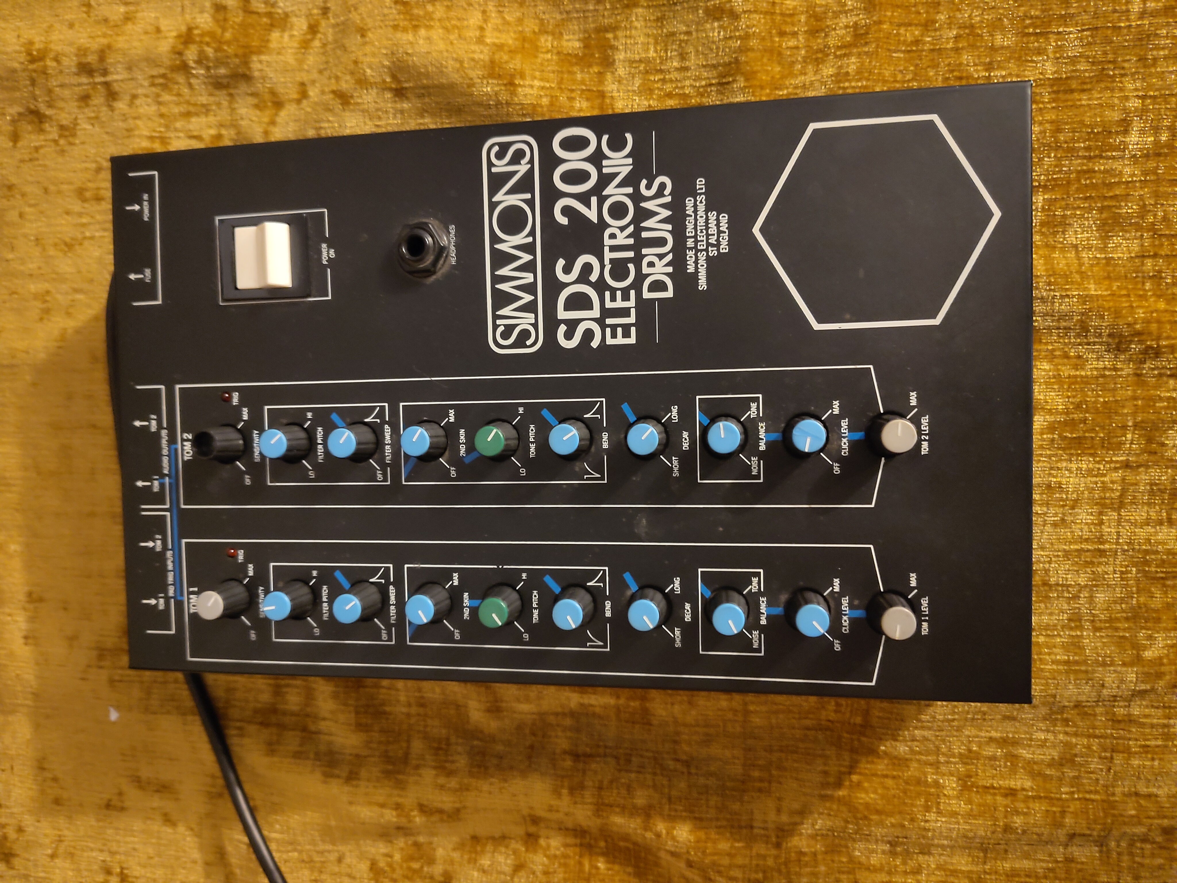 Simmons sds 200 avec 2 pads
