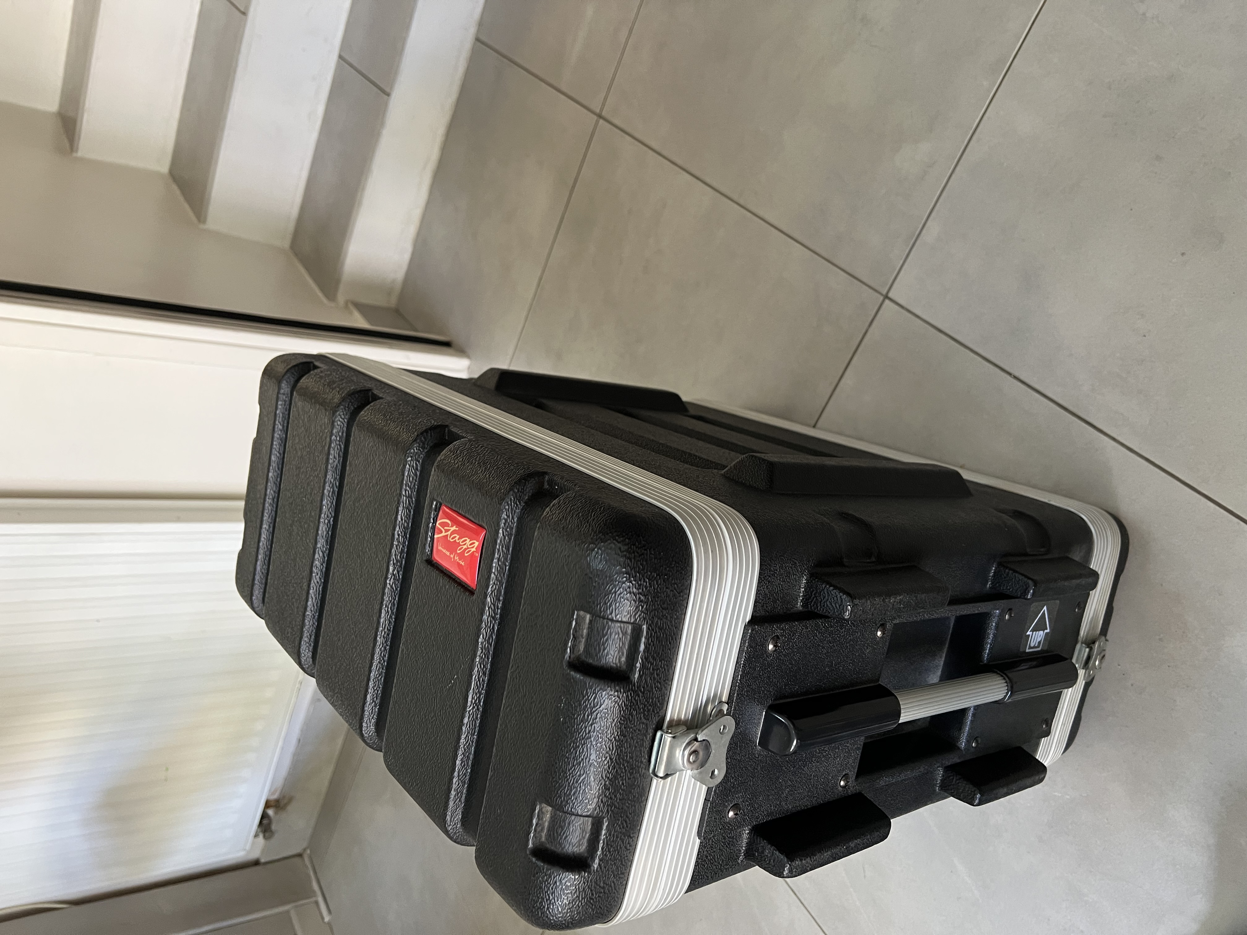 Flight case Stagg 4U Parfait état
