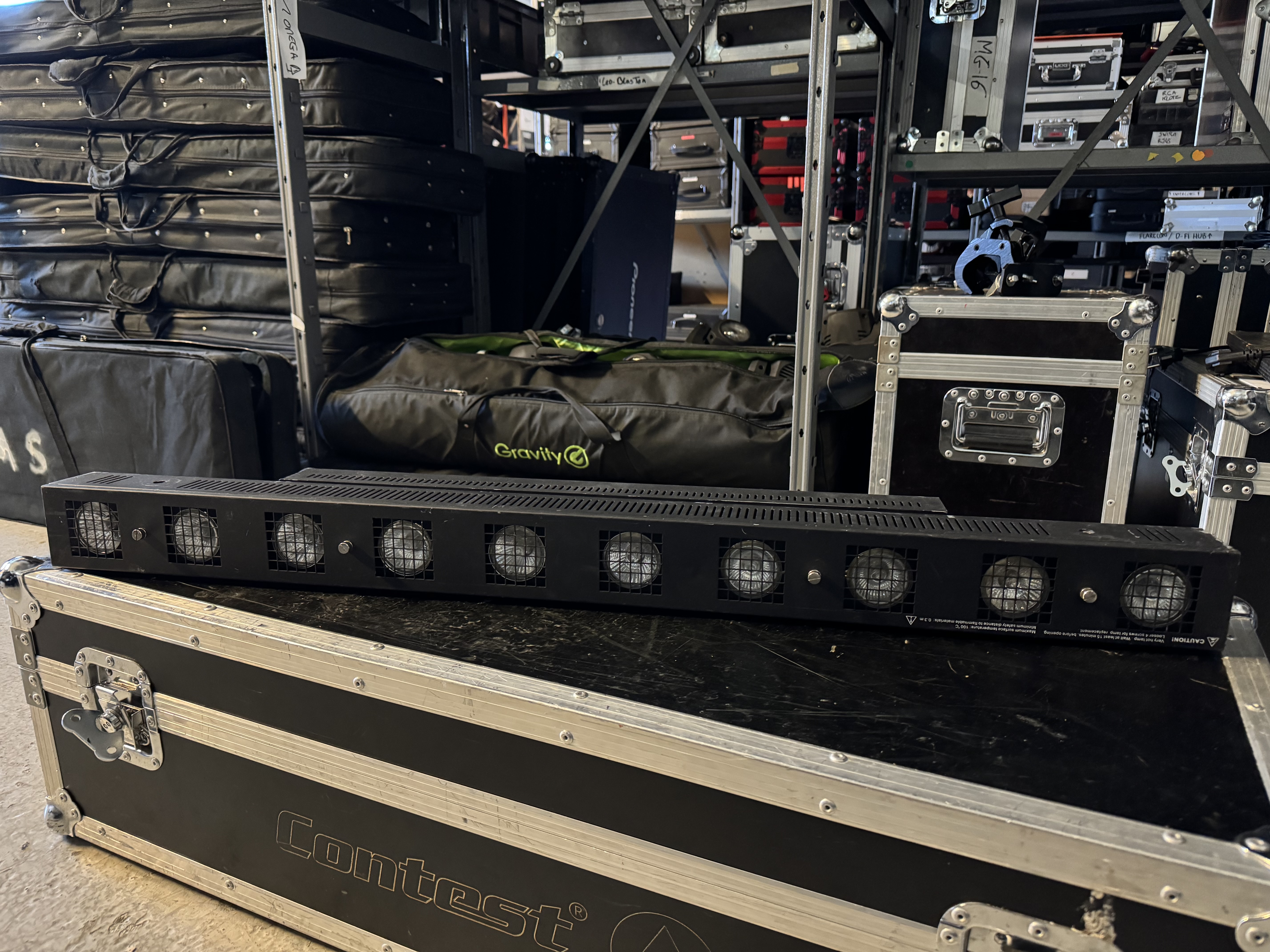 SUNSTRIP ACTIVE DMX SHOWTEC 10X75W