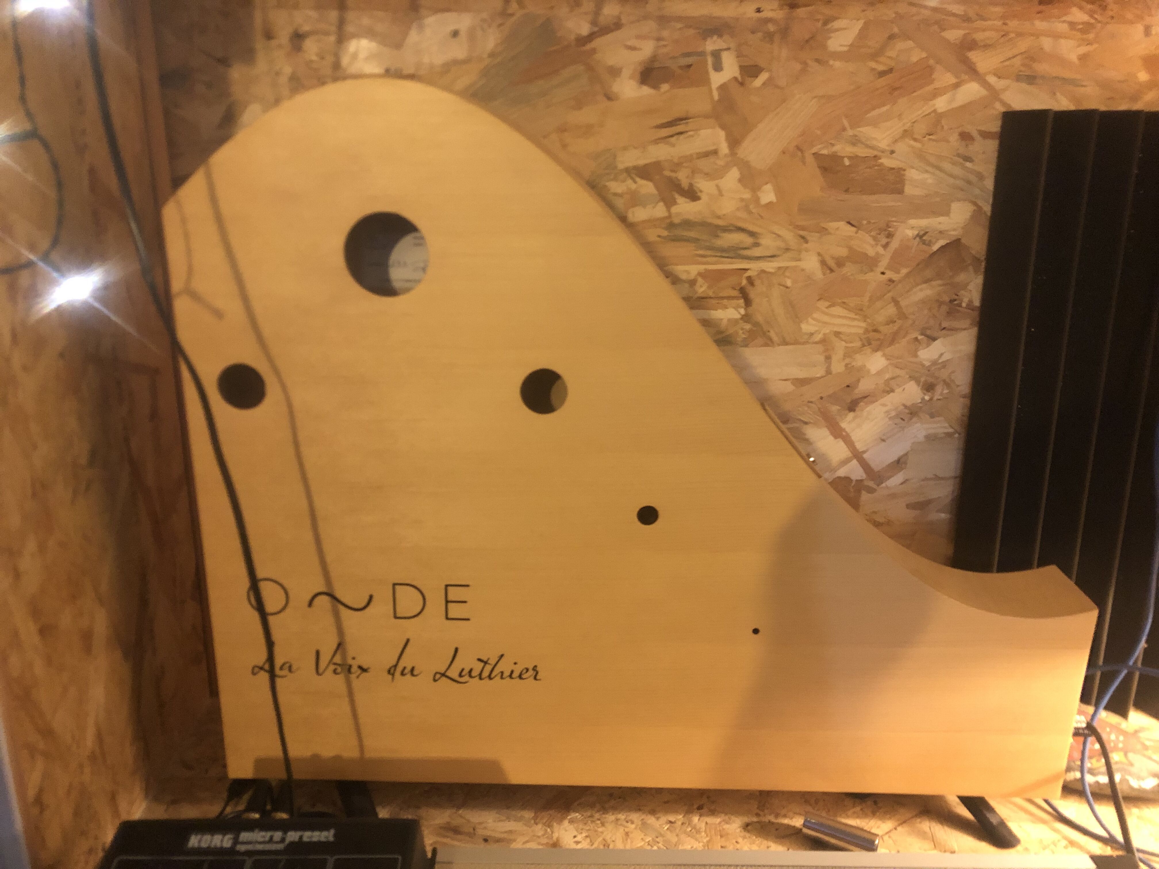 vends ONDE la Voix du Luthier comme neuf 