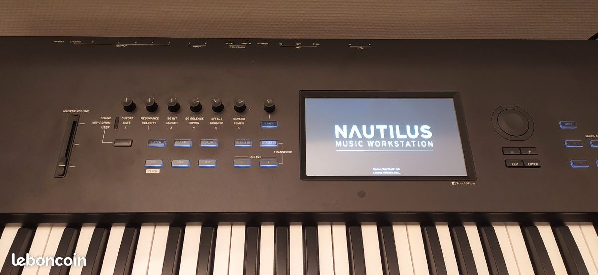 Vends workstation Korg Nautilus