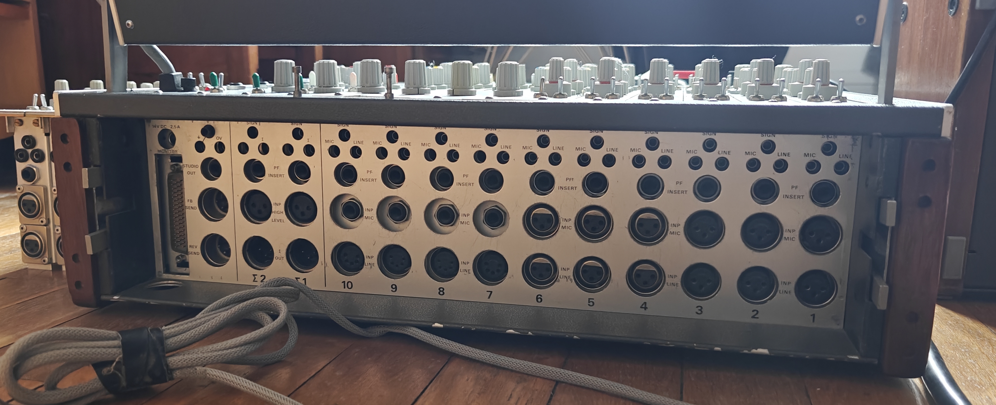 Vends table de mixage STUDER 169